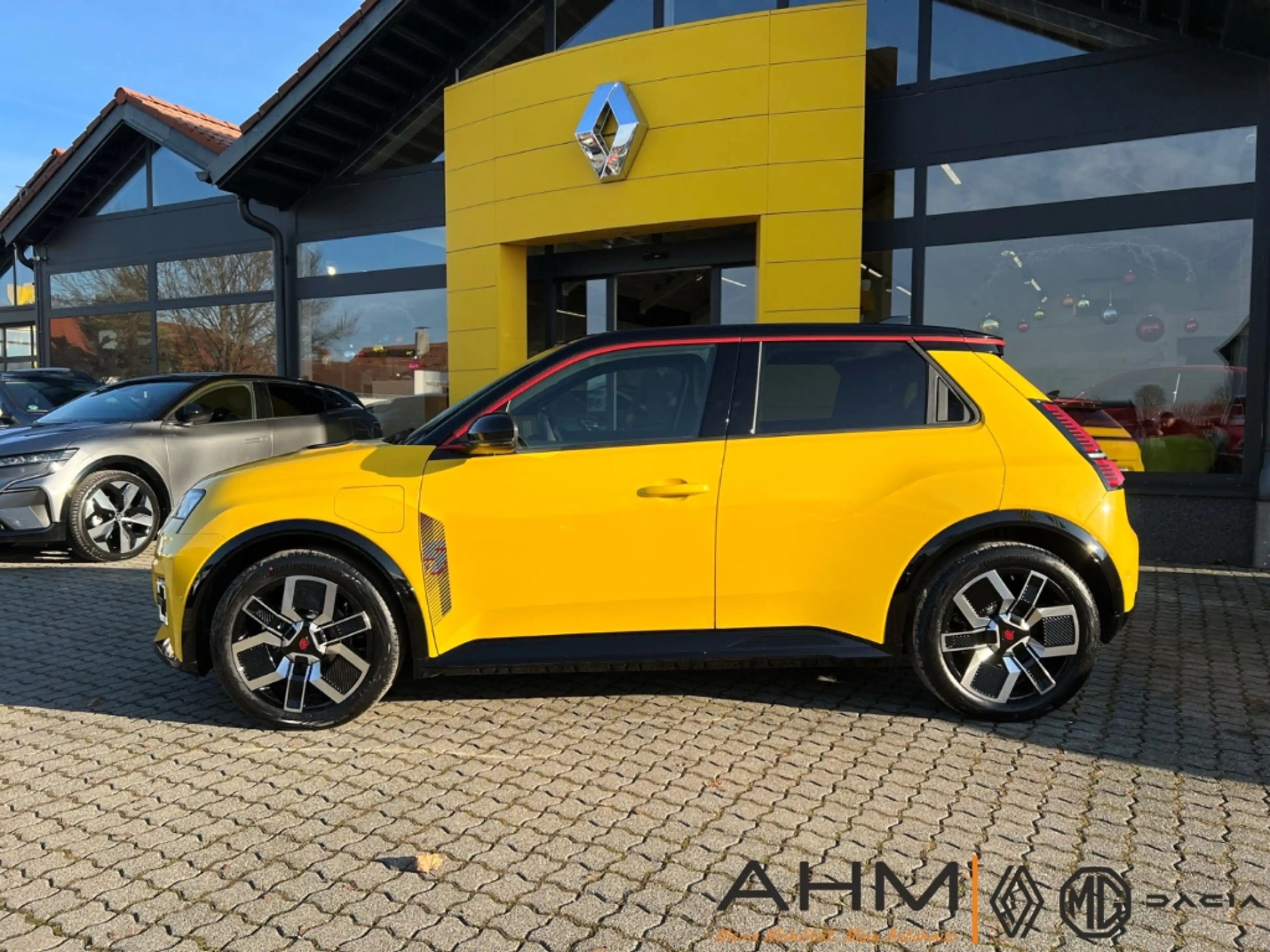 Renault R 5 Electric 150 Comfort Range Iconic Five — photo 5