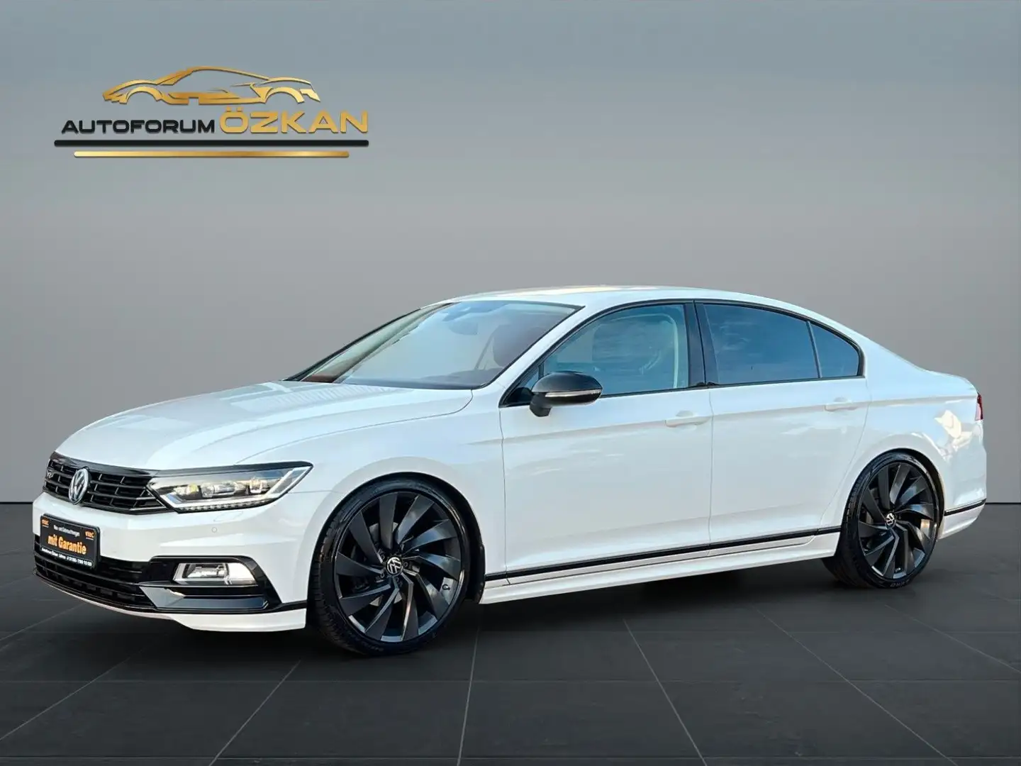 Volkswagen Passat Lim. R-Line Highline BMT Head-up Kamera Weiß - 1