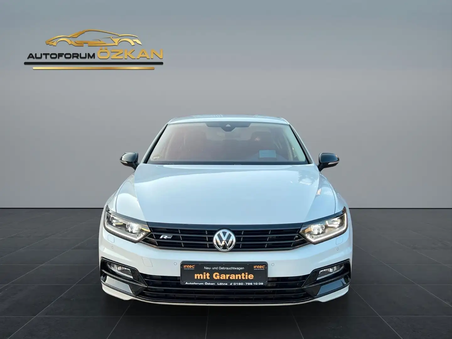 Volkswagen Passat Lim. R-Line Highline BMT Head-up Kamera Weiß - 2