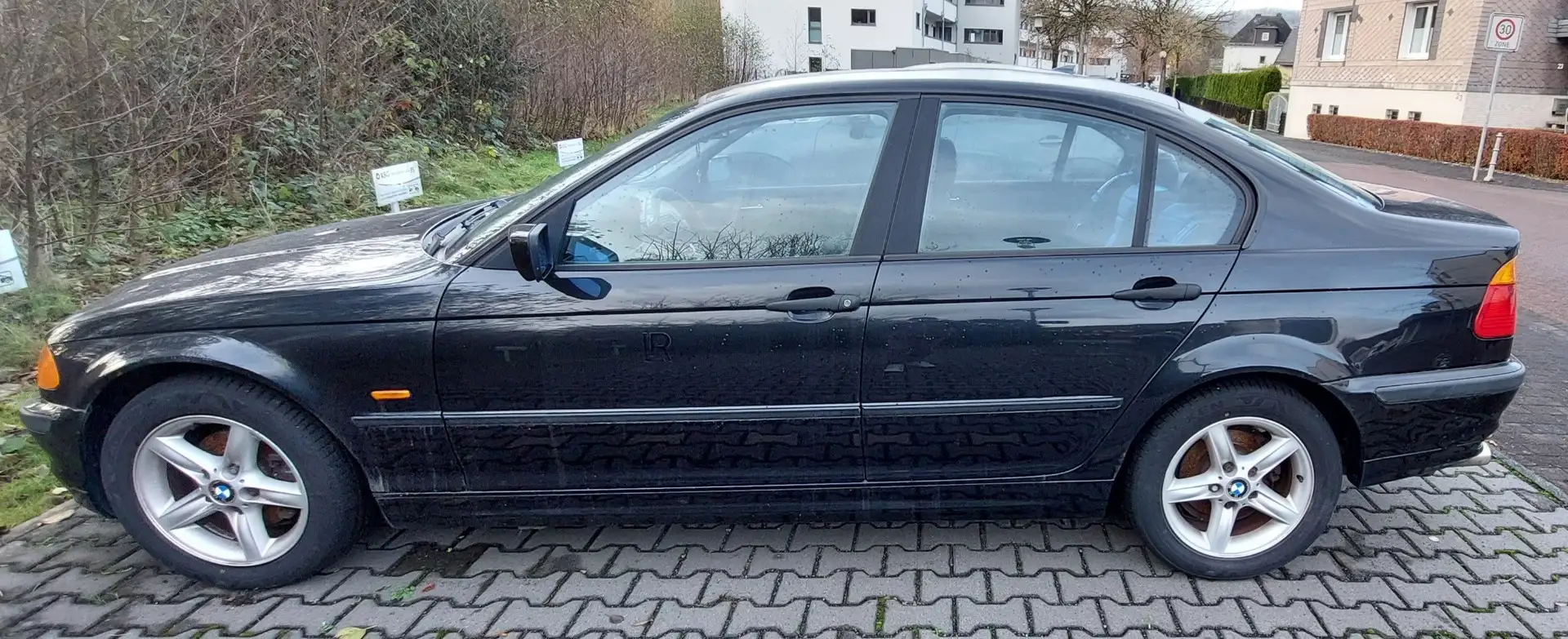 BMW 318 318i Comfort Edition Чорний - 1