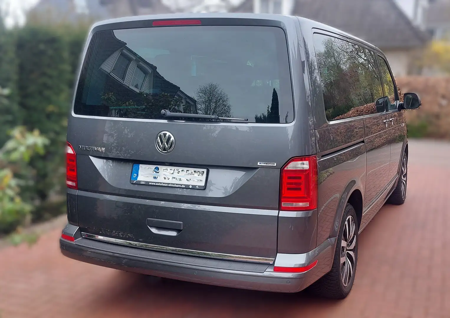 Volkswagen T6 Multivan DSG Kurz Highline Grau - 2