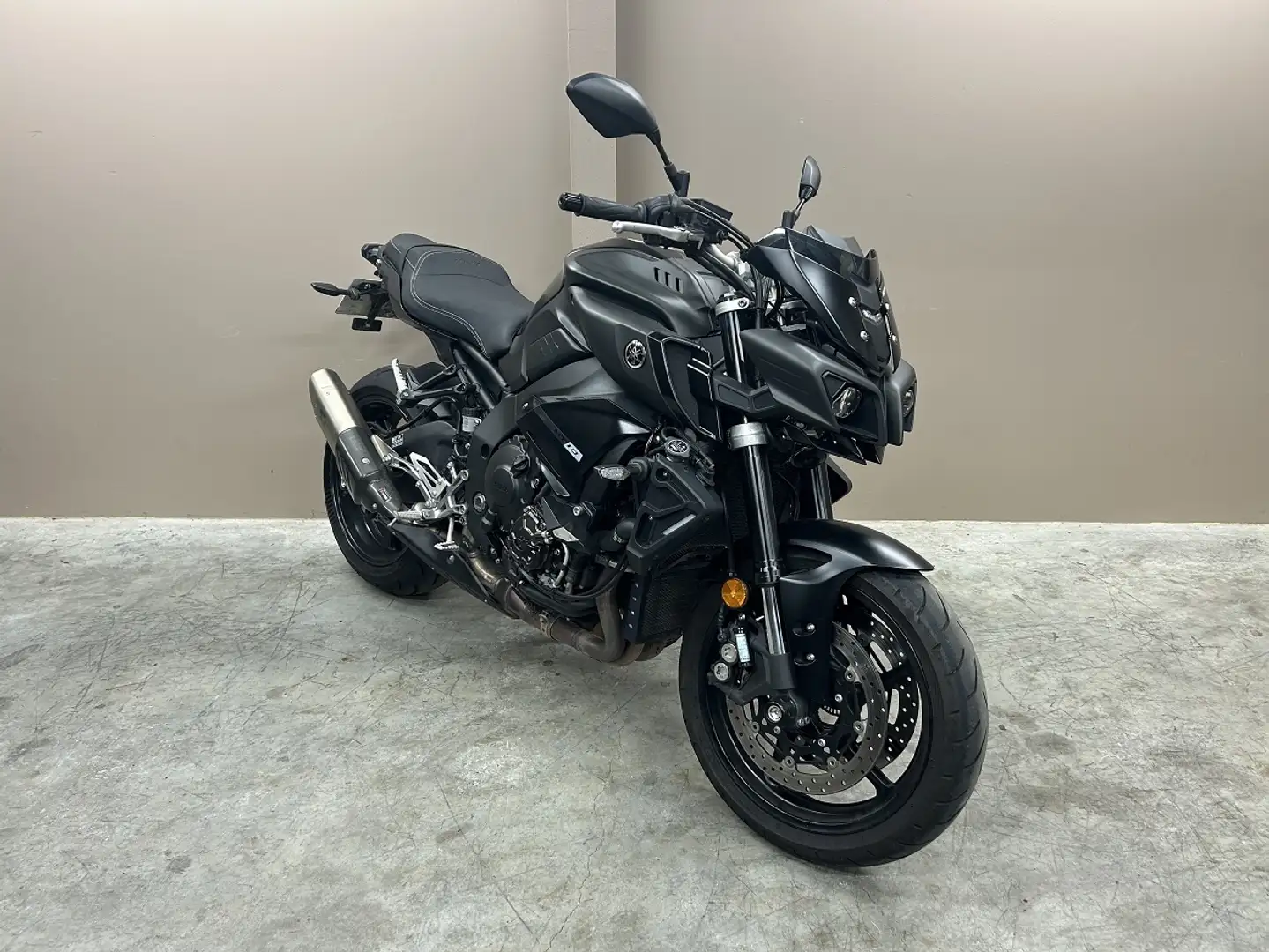 Yamaha MT-10 Schwarz - 2