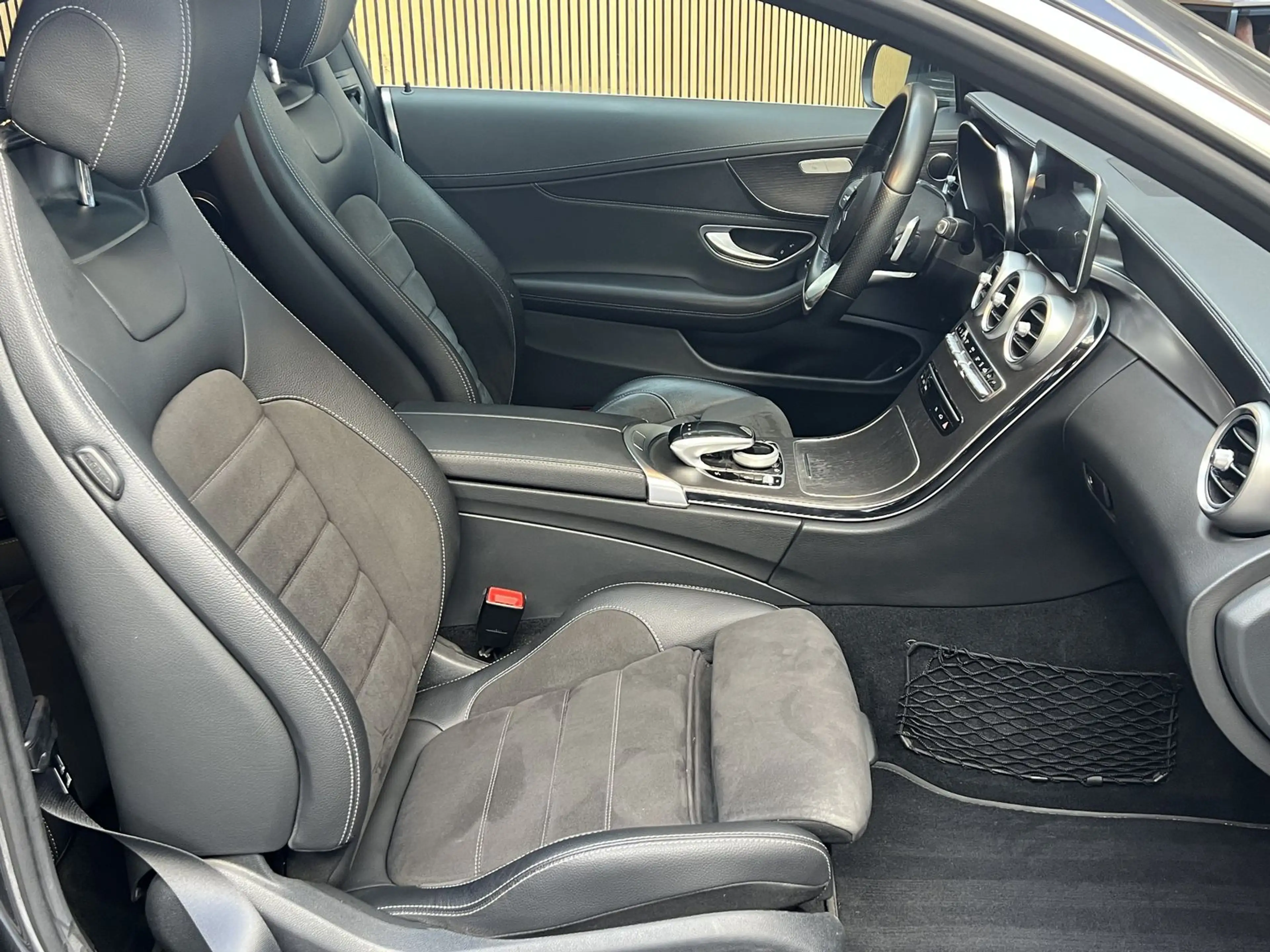 Mercedes-Benz C 300 C 300d 4Mat AMG-Line Panorama DAB StHz — photo 10