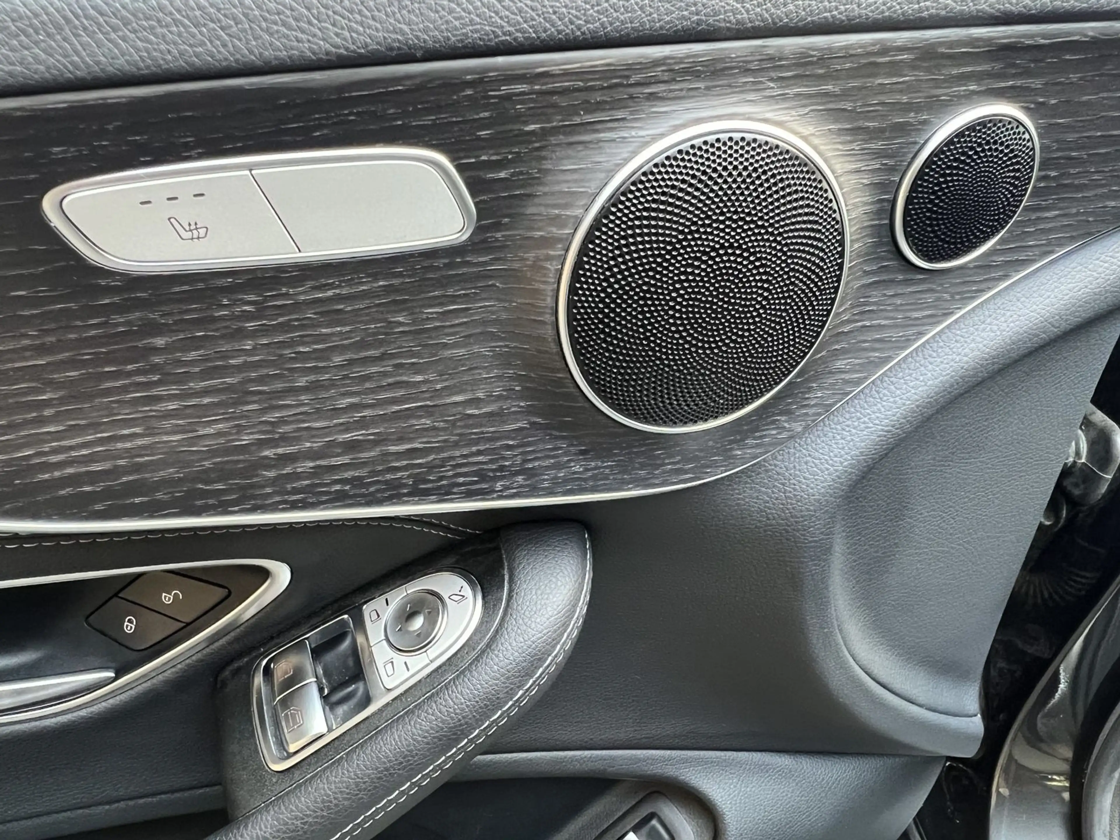 Mercedes-Benz C 300 C 300d 4Mat AMG-Line Panorama DAB StHz — photo 15