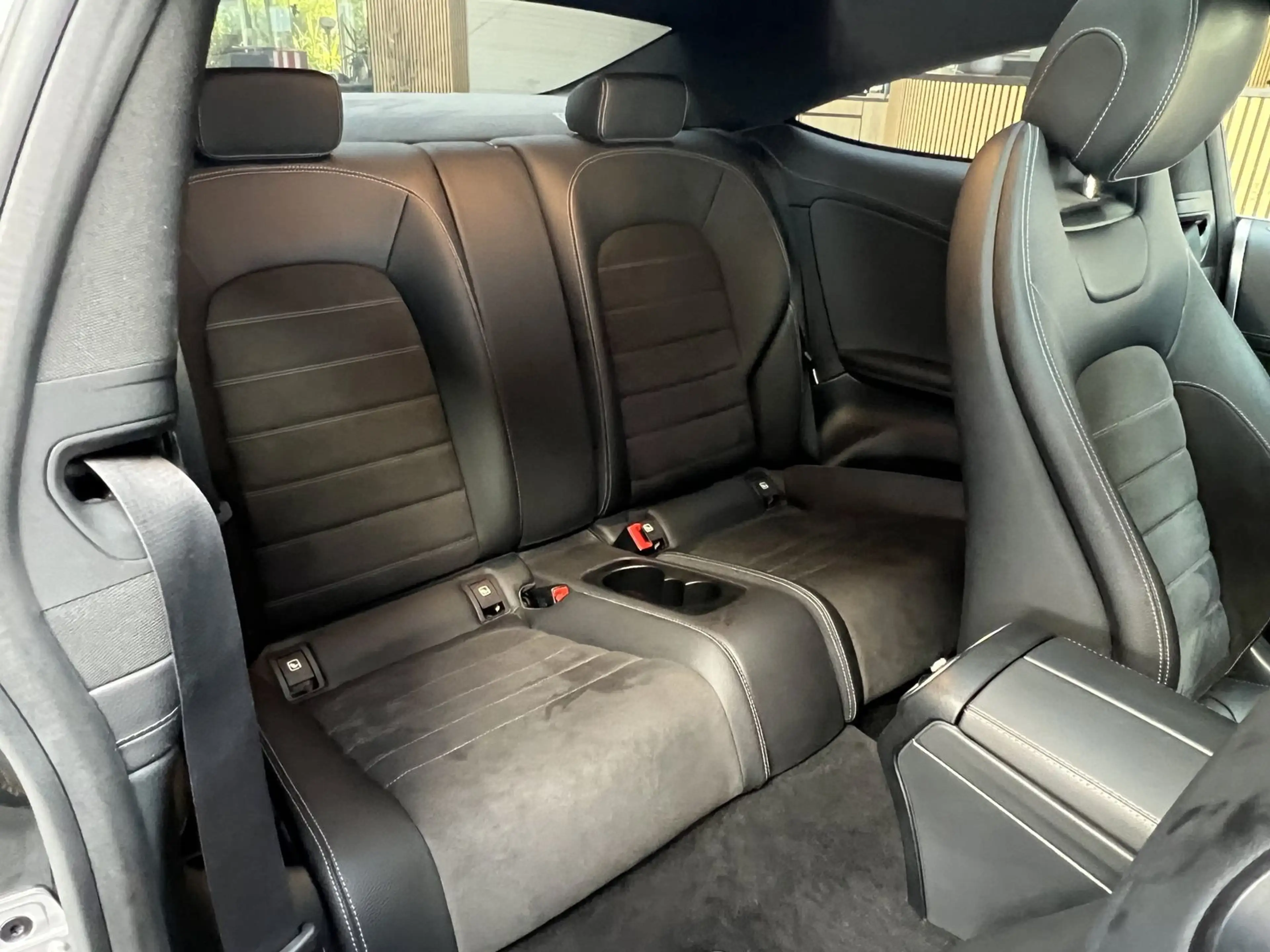 Mercedes-Benz C 300 C 300d 4Mat AMG-Line Panorama DAB StHz — photo 13