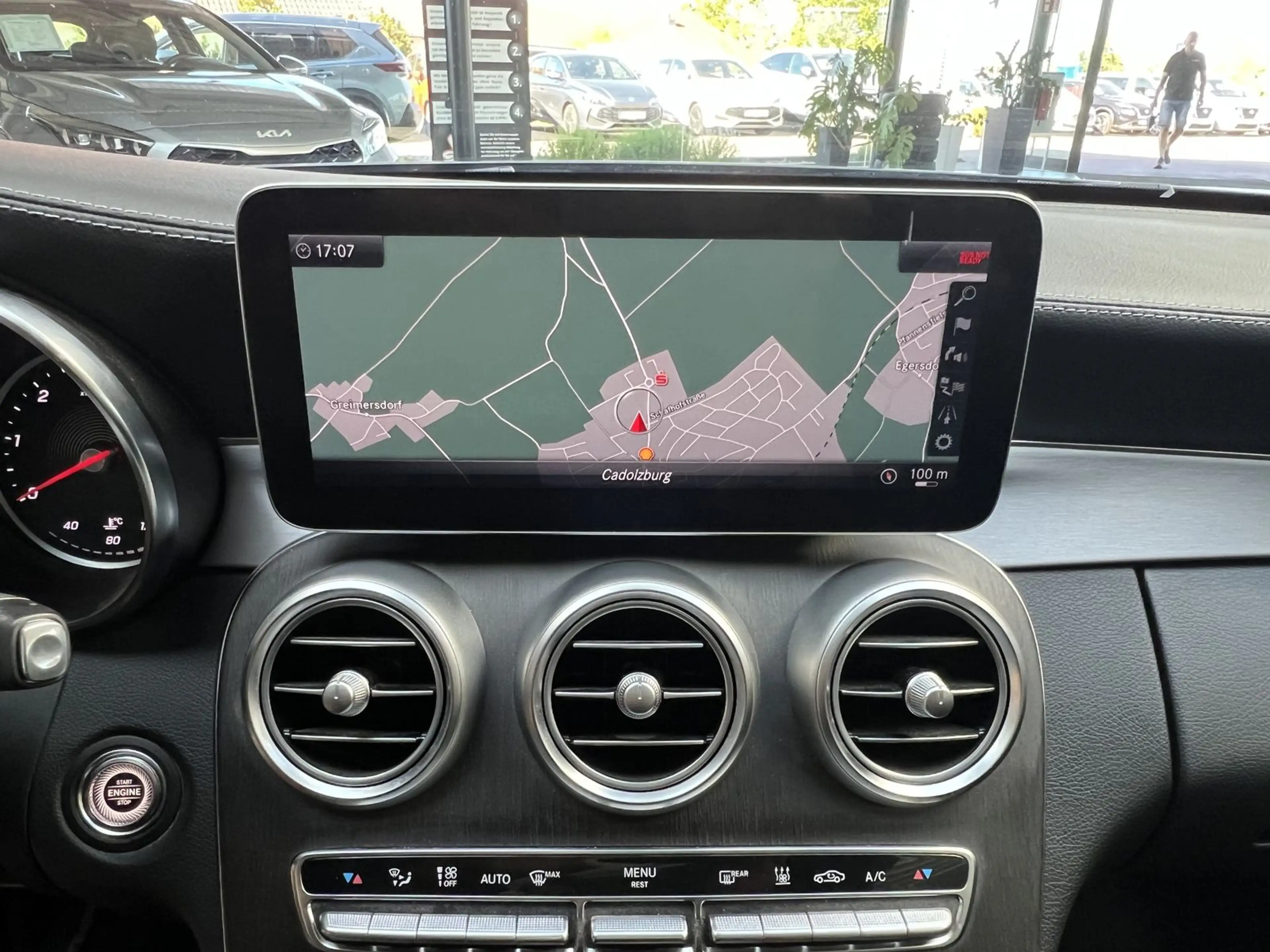 Mercedes-Benz C 300 C 300d 4Mat AMG-Line Panorama DAB StHz — photo 9