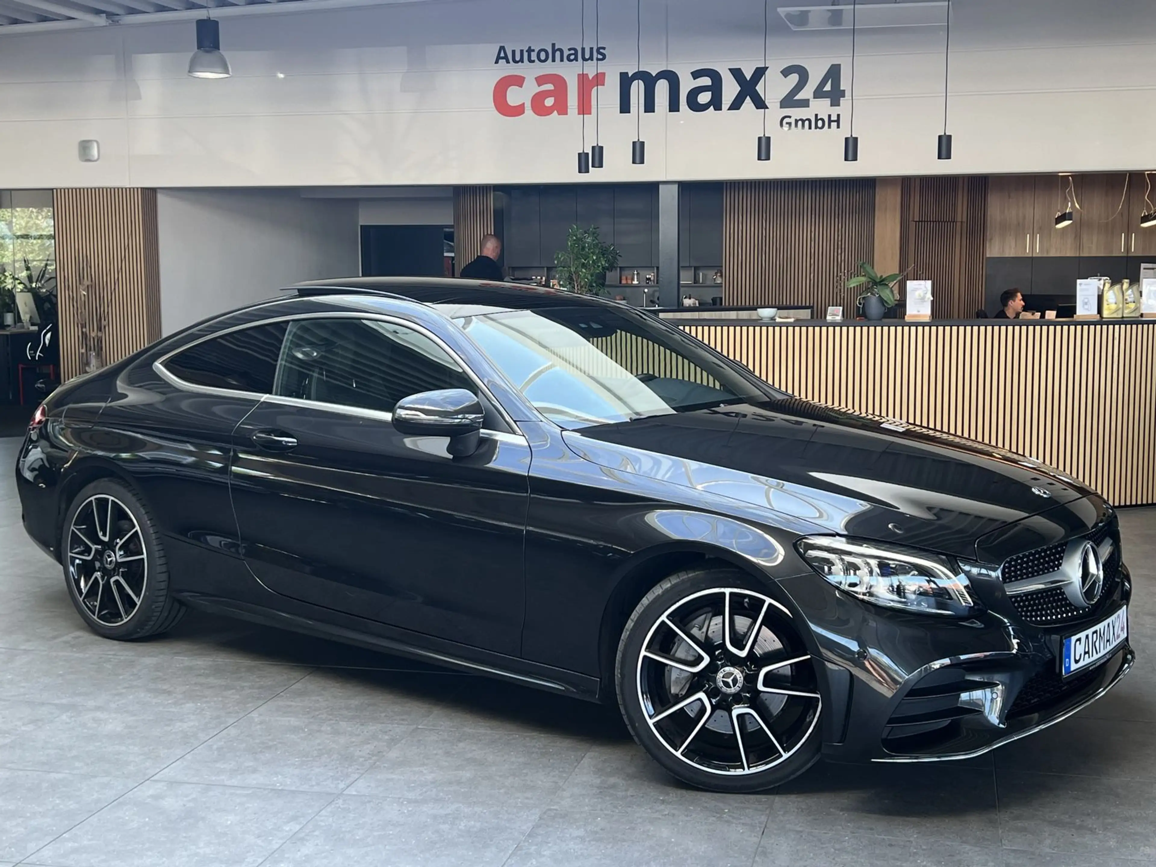 Mercedes-Benz C 300 C 300d 4Mat AMG-Line Panorama DAB StHz — photo 8