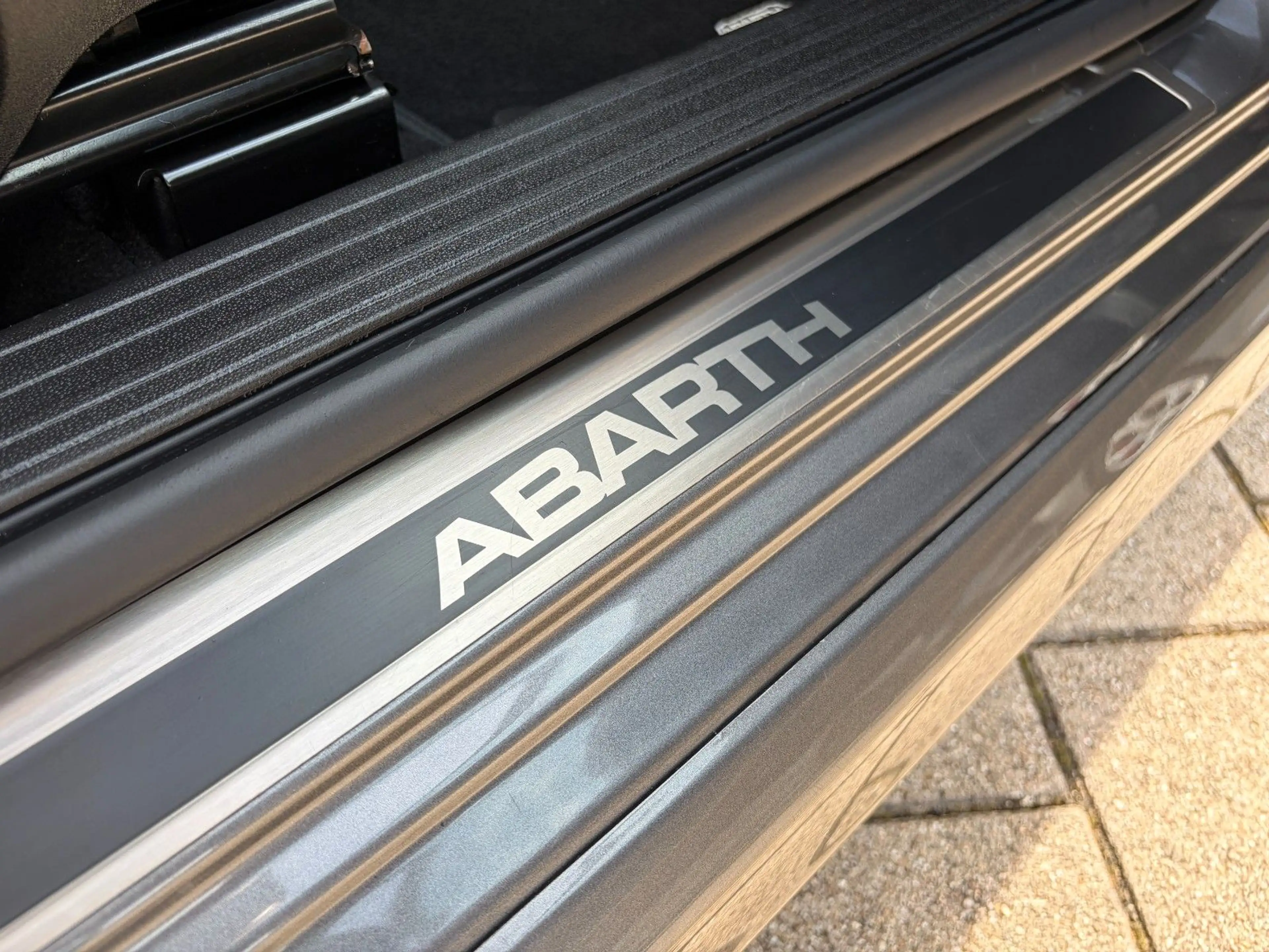 Abarth 595C 595 Cabrio 1.4 T-Jet Automatik SCHECKHEFT 12TKM — photo 9