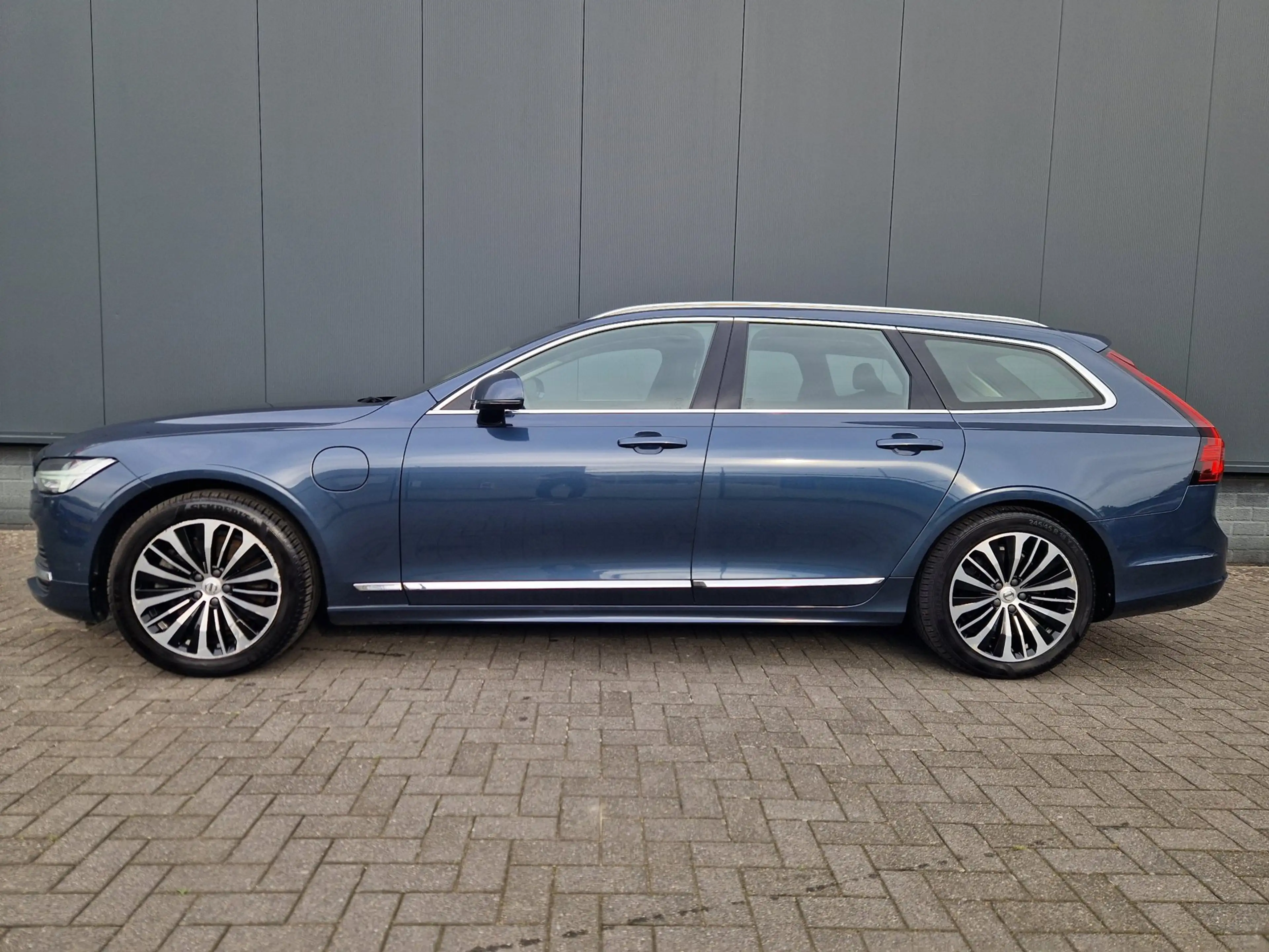 Volvo V90 2.0 T6 AWD PHEV 349PK /1e eig /BTW — photo 2
