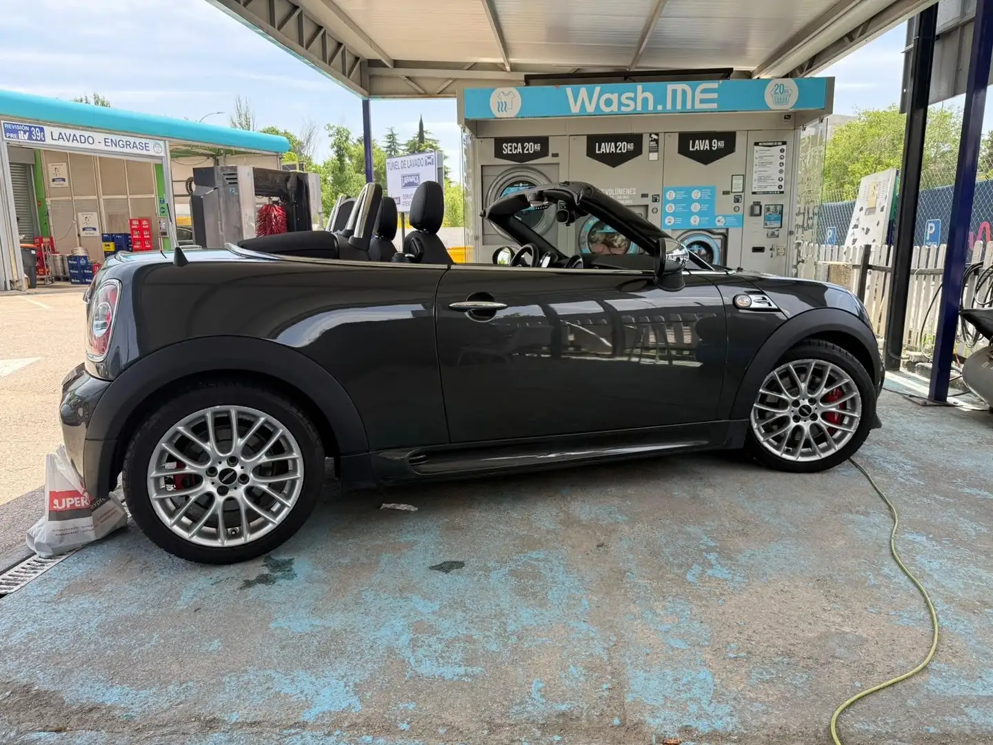 MINI John Cooper Works Roadster - 1