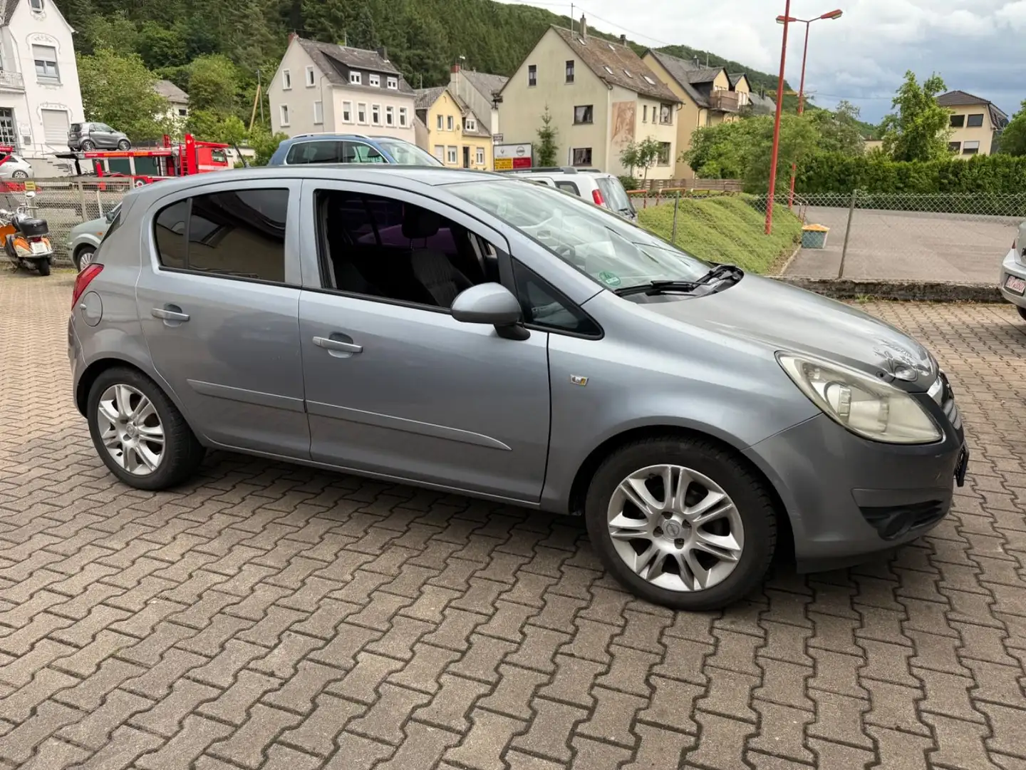 Opel Corsa D 1.4, 90 PS, Tüv neu 06/2027, Alufelgen! - 2