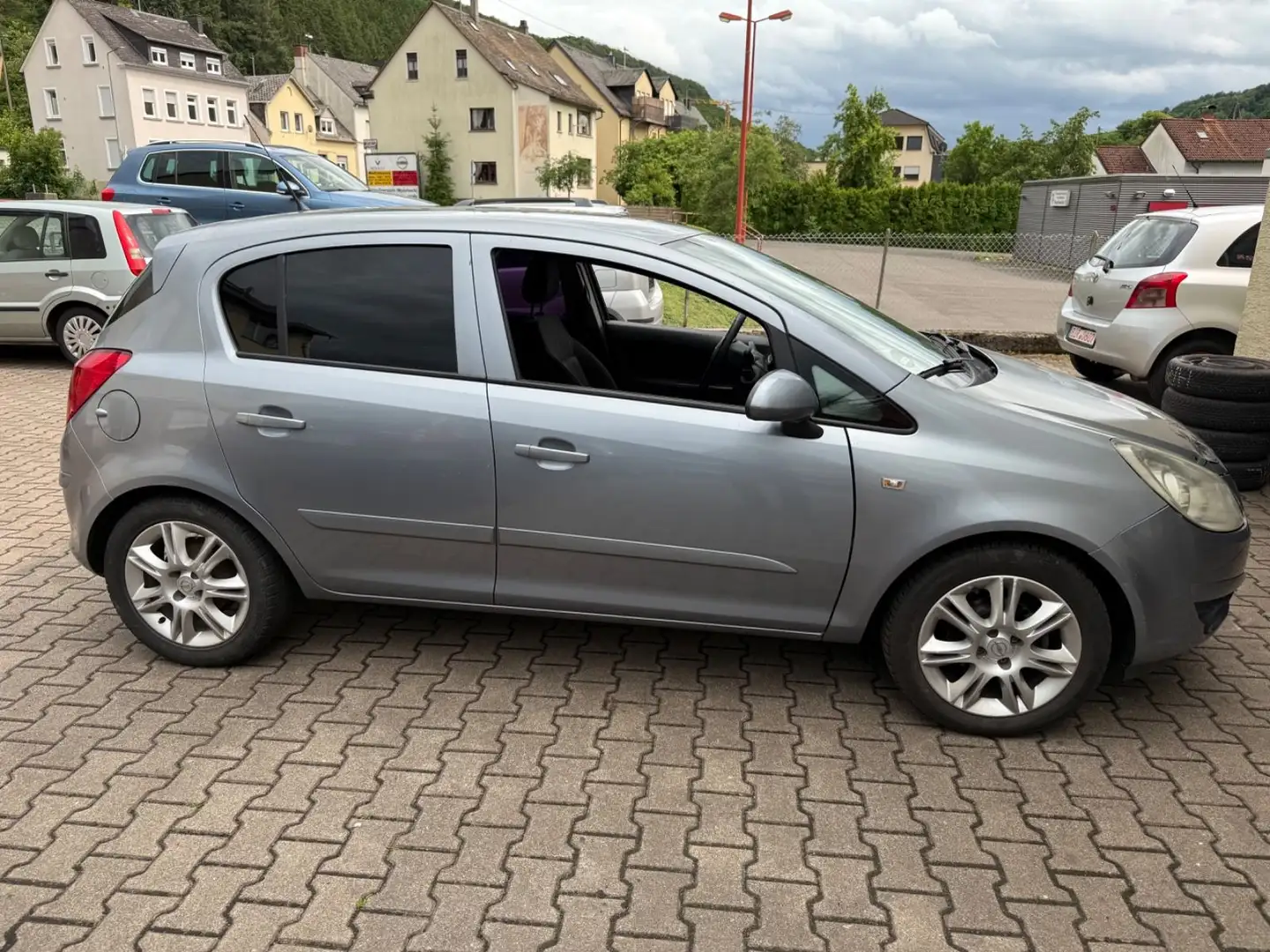 Opel Corsa D 1.4, 90 PS, Tüv neu 06/2027, 4/5-türig! - 1