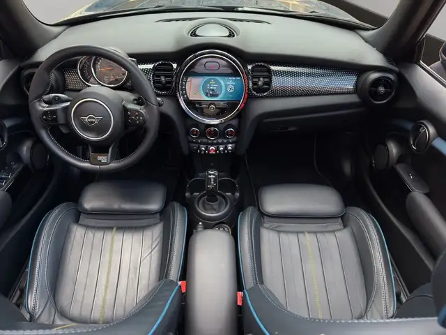 Mini Convertible view 11