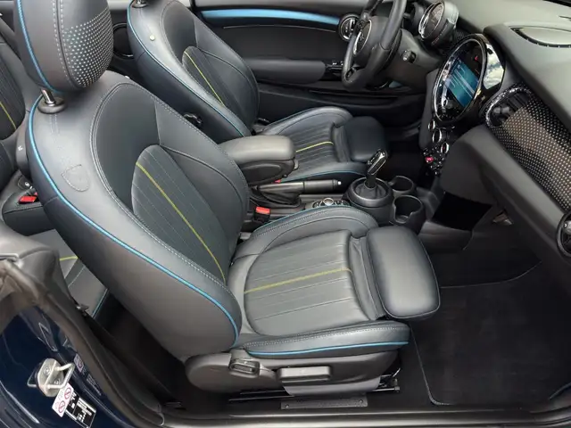 Mini Convertible view 12