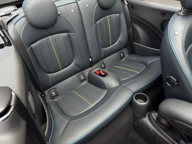 Mini Convertible view 14