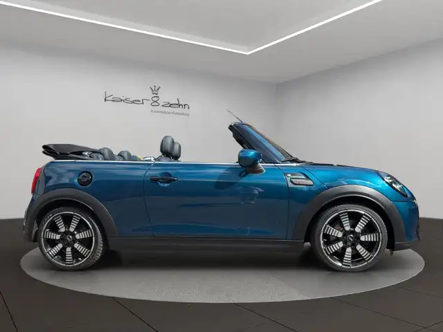 Mini Convertible view 5