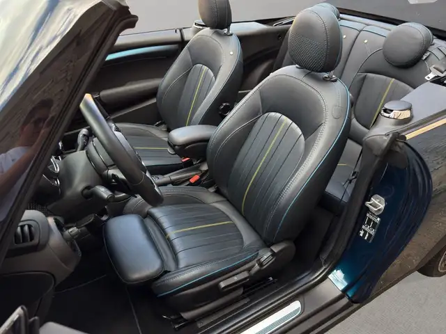 Mini Convertible view 13