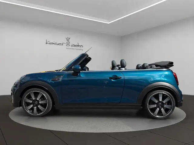 Mini Convertible view 2