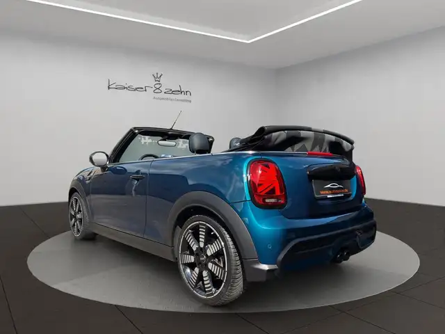 Mini Convertible view 6