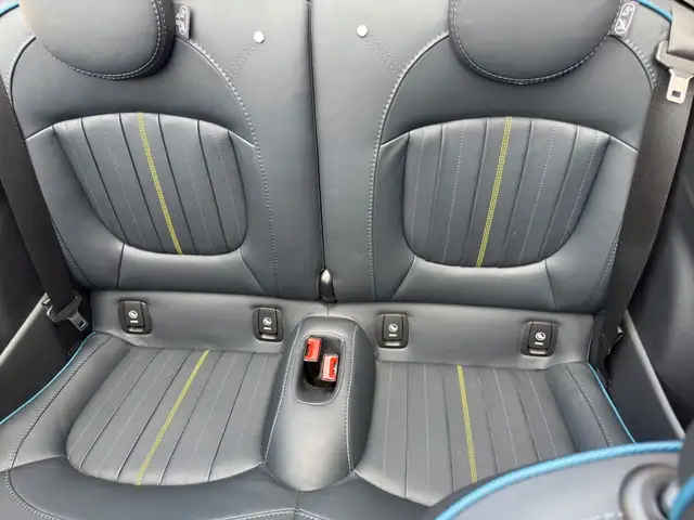 Mini Convertible view 15