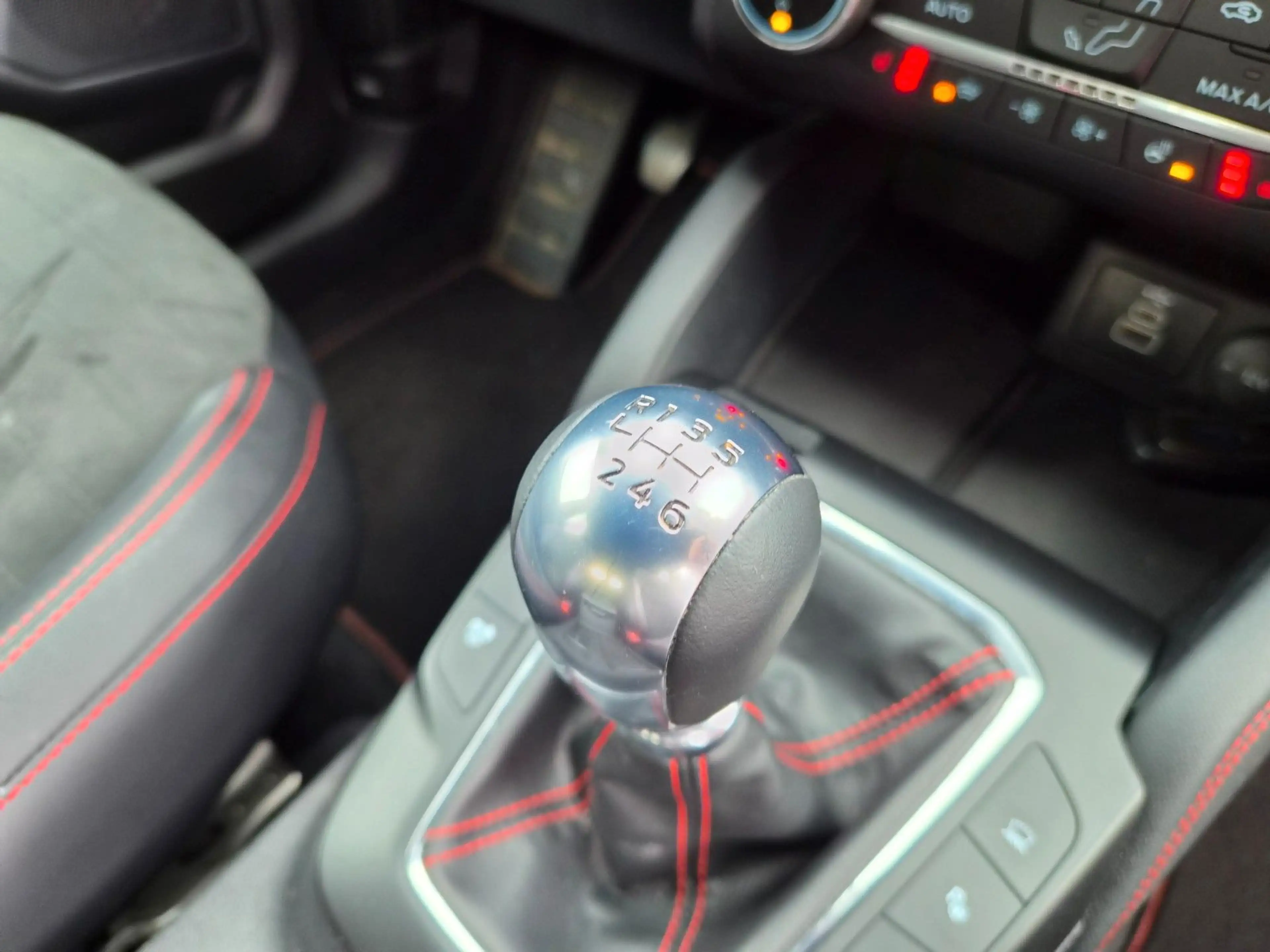 Ford Kuga ST-Line X Pano|AHK|1.Hand|Kamera|LEDs — photo 25