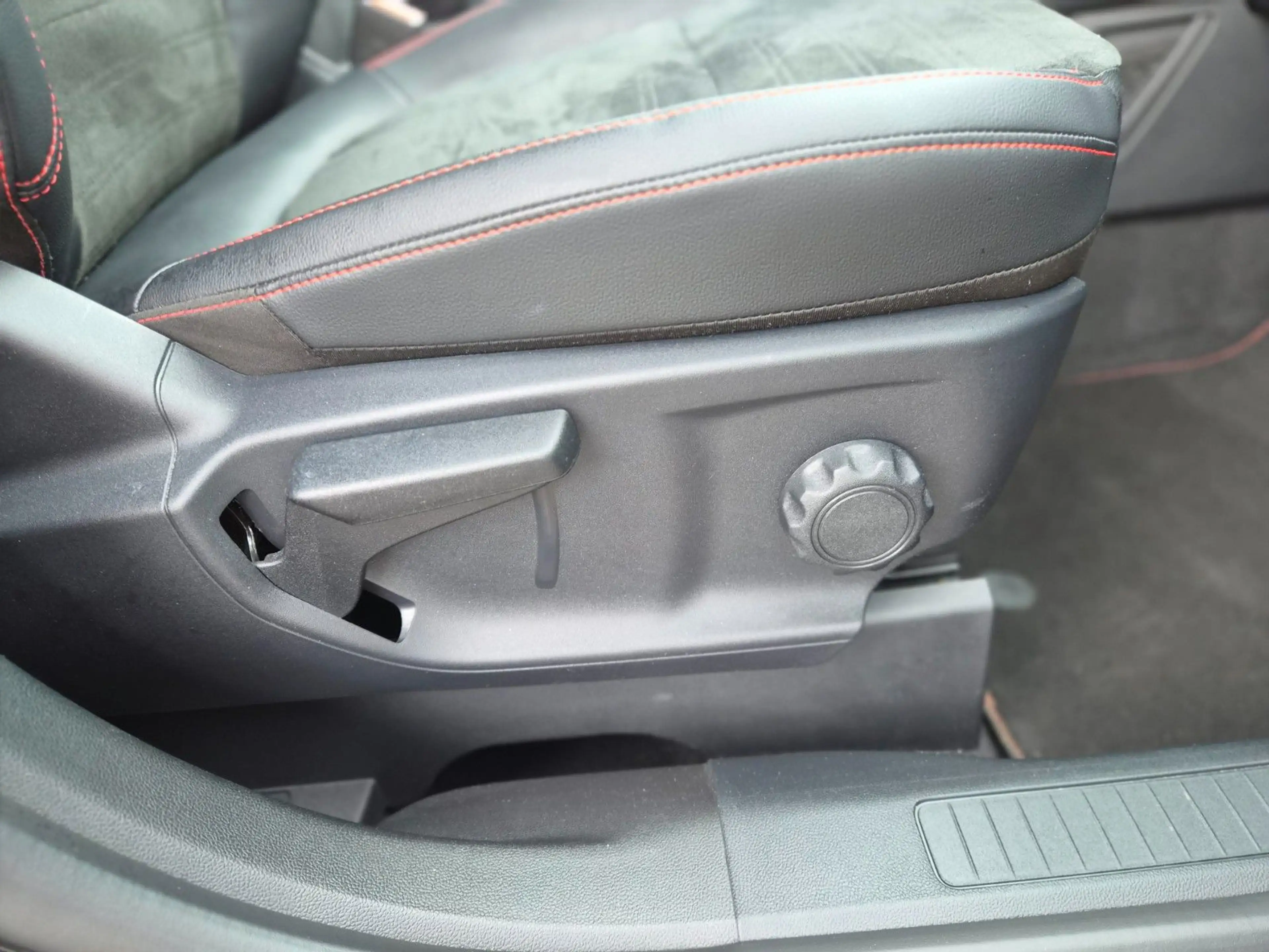 Ford Kuga ST-Line X Pano|AHK|1.Hand|Kamera|LEDs — photo 21
