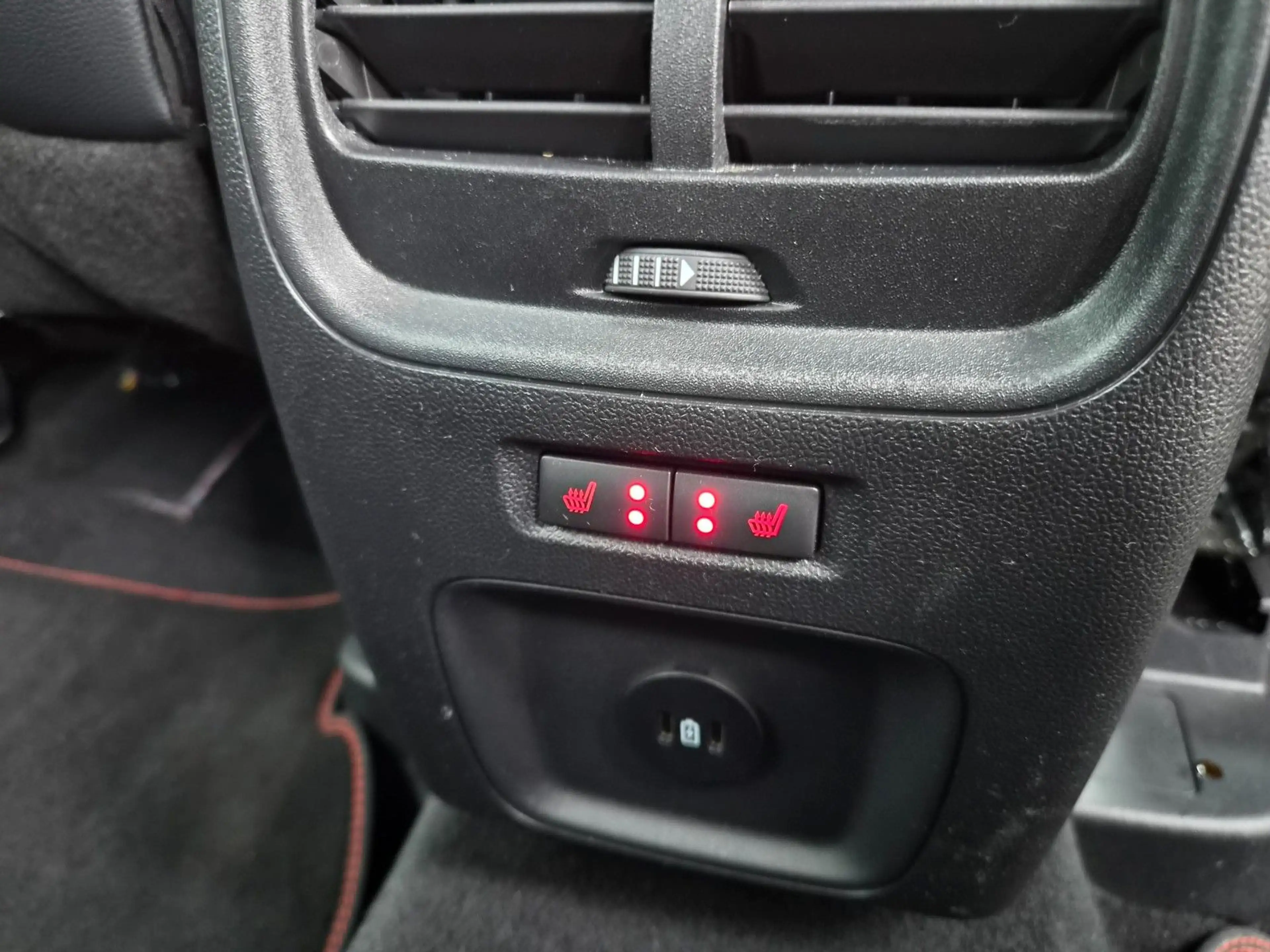 Ford Kuga ST-Line X Pano|AHK|1.Hand|Kamera|LEDs — photo 34