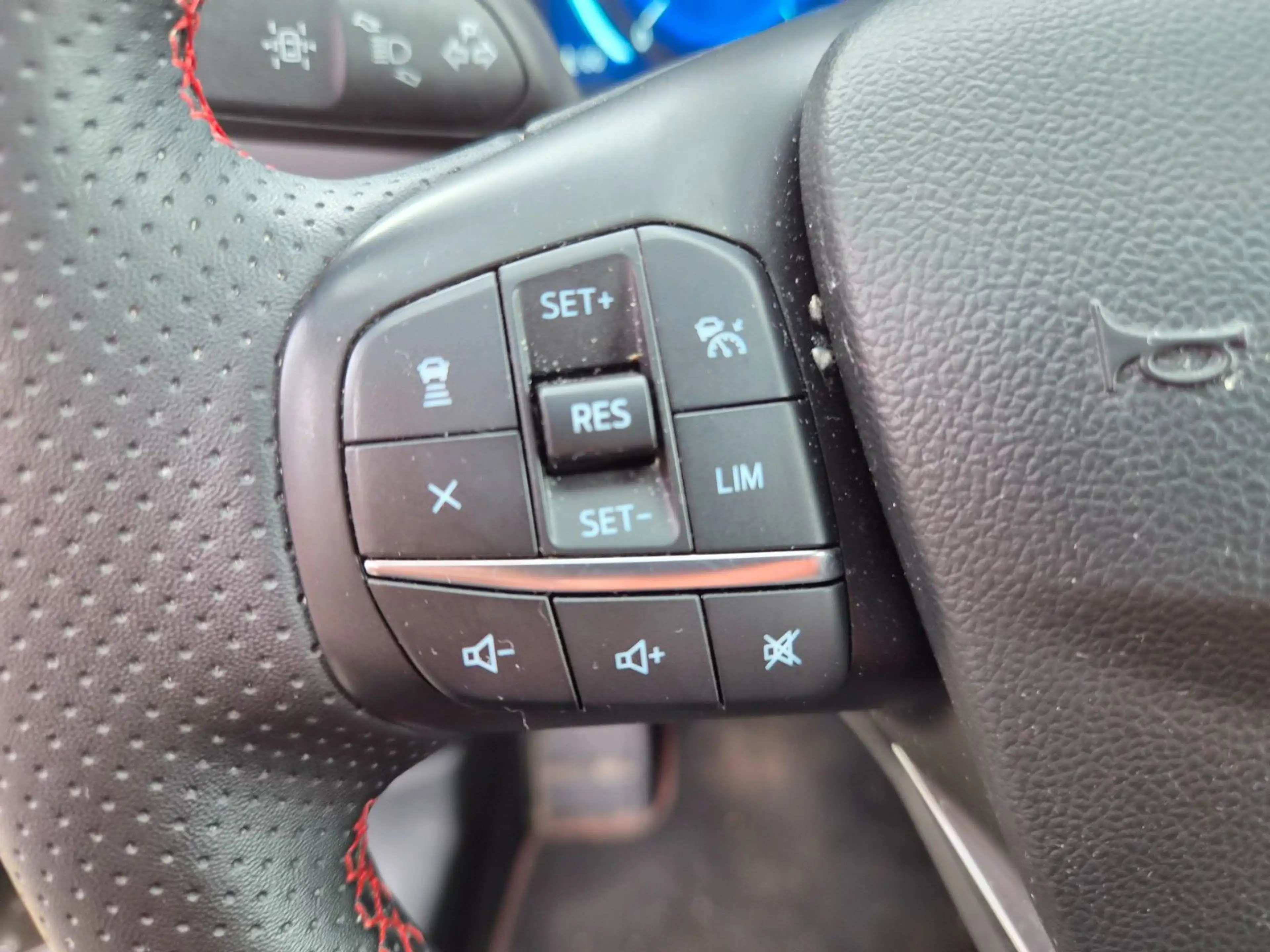 Ford Kuga ST-Line X Pano|AHK|1.Hand|Kamera|LEDs — photo 41