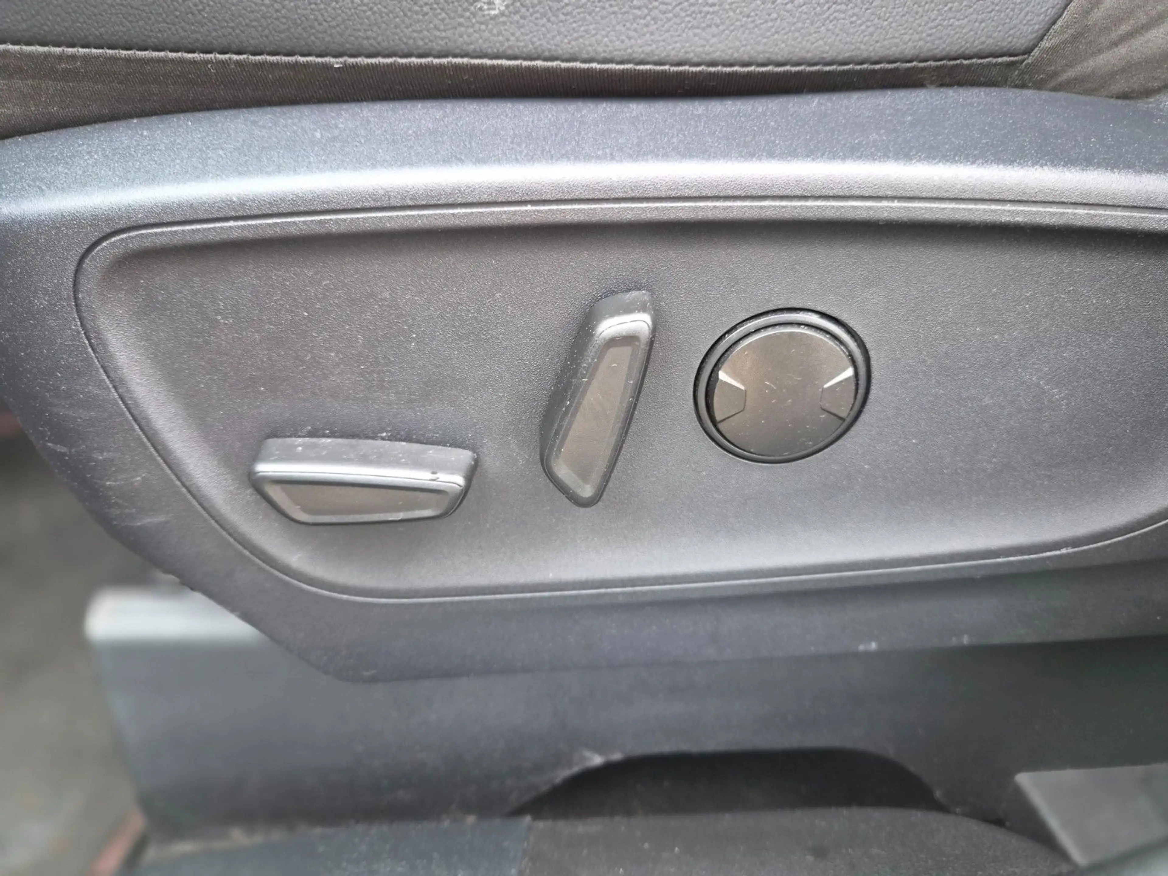 Ford Kuga ST-Line X Pano|AHK|1.Hand|Kamera|LEDs — photo 37