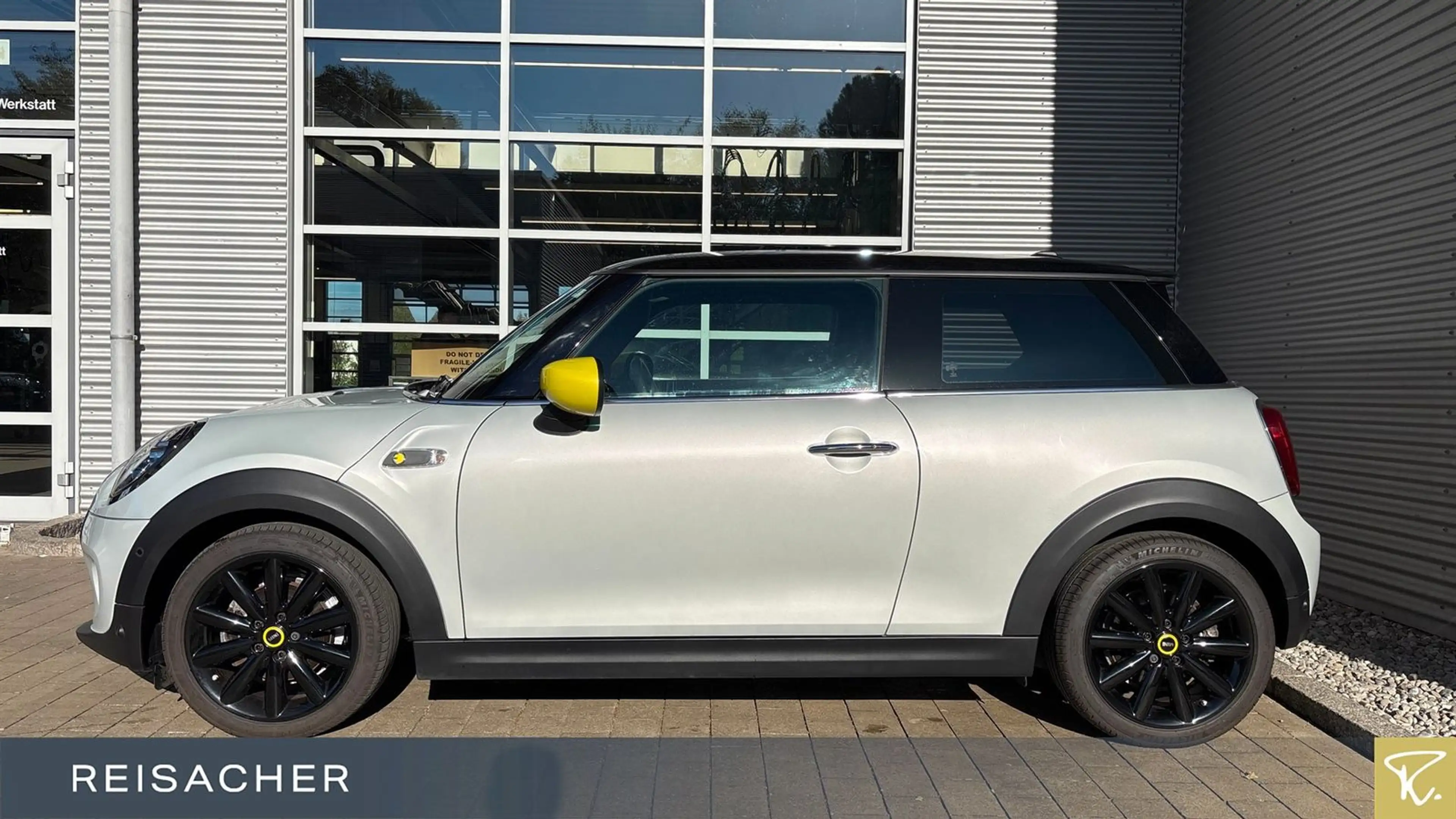 MINI Cooper SE Trim-L Navi RFK HUD LM17"Keyless — photo 9
