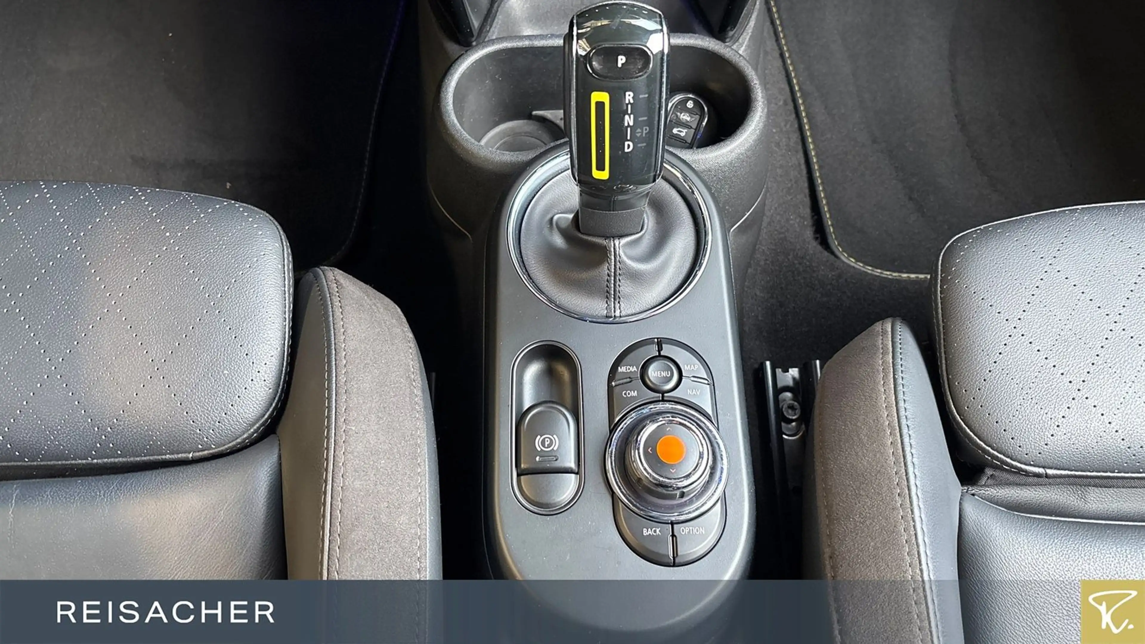 MINI Cooper SE Trim-L Navi RFK HUD LM17"Keyless — photo 11