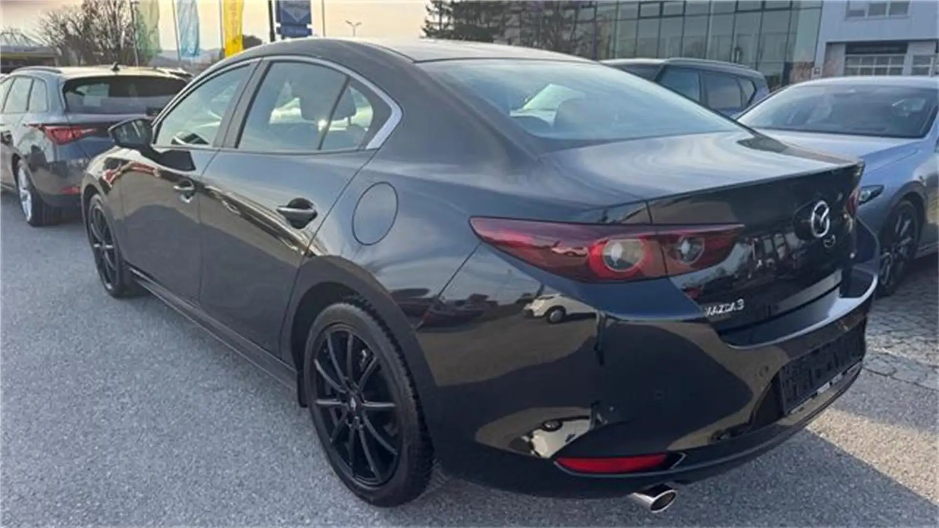 Mazda 3 Sedan e-Skyactiv G122 Exclusive-Line mit DRIVER Schwarz - 2