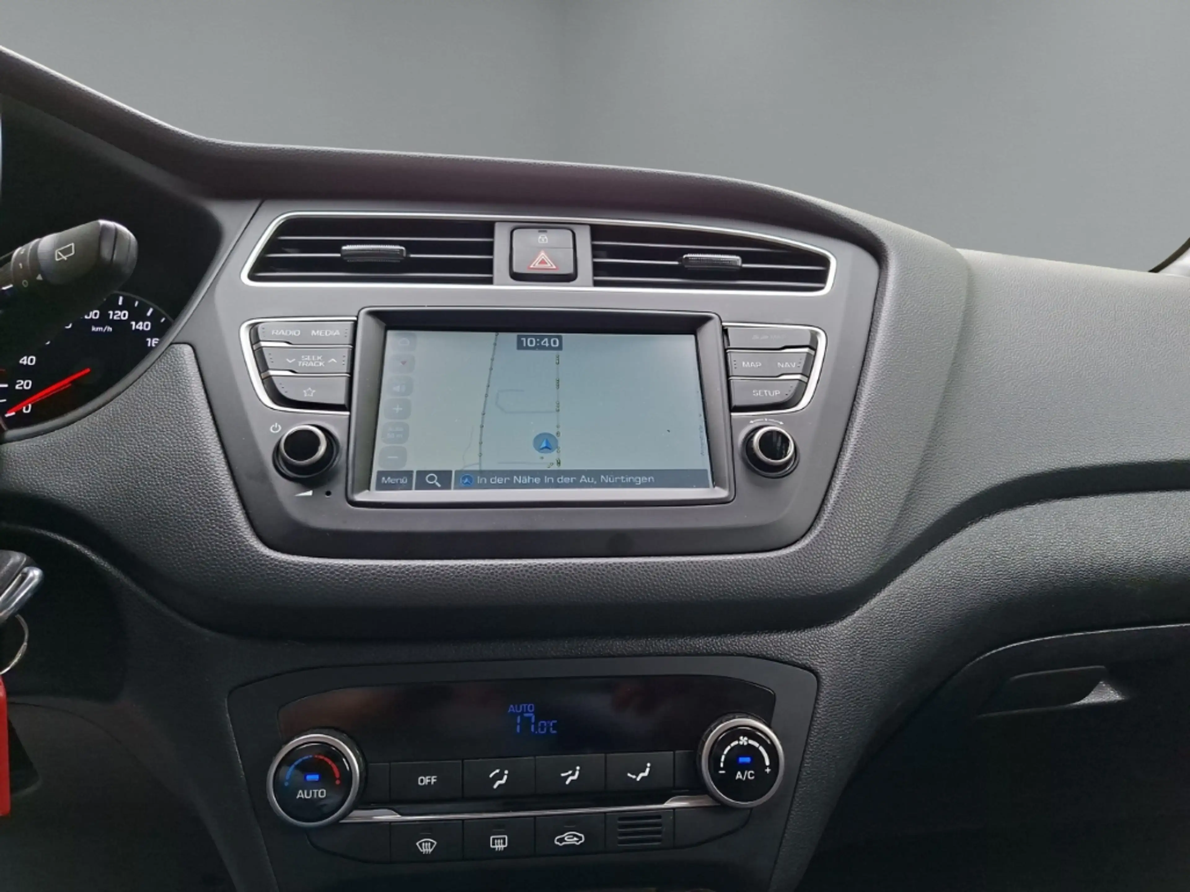 Hyundai i20 Advantage + Navi Apple CarPlay Android Auto Klimaa — photo 15