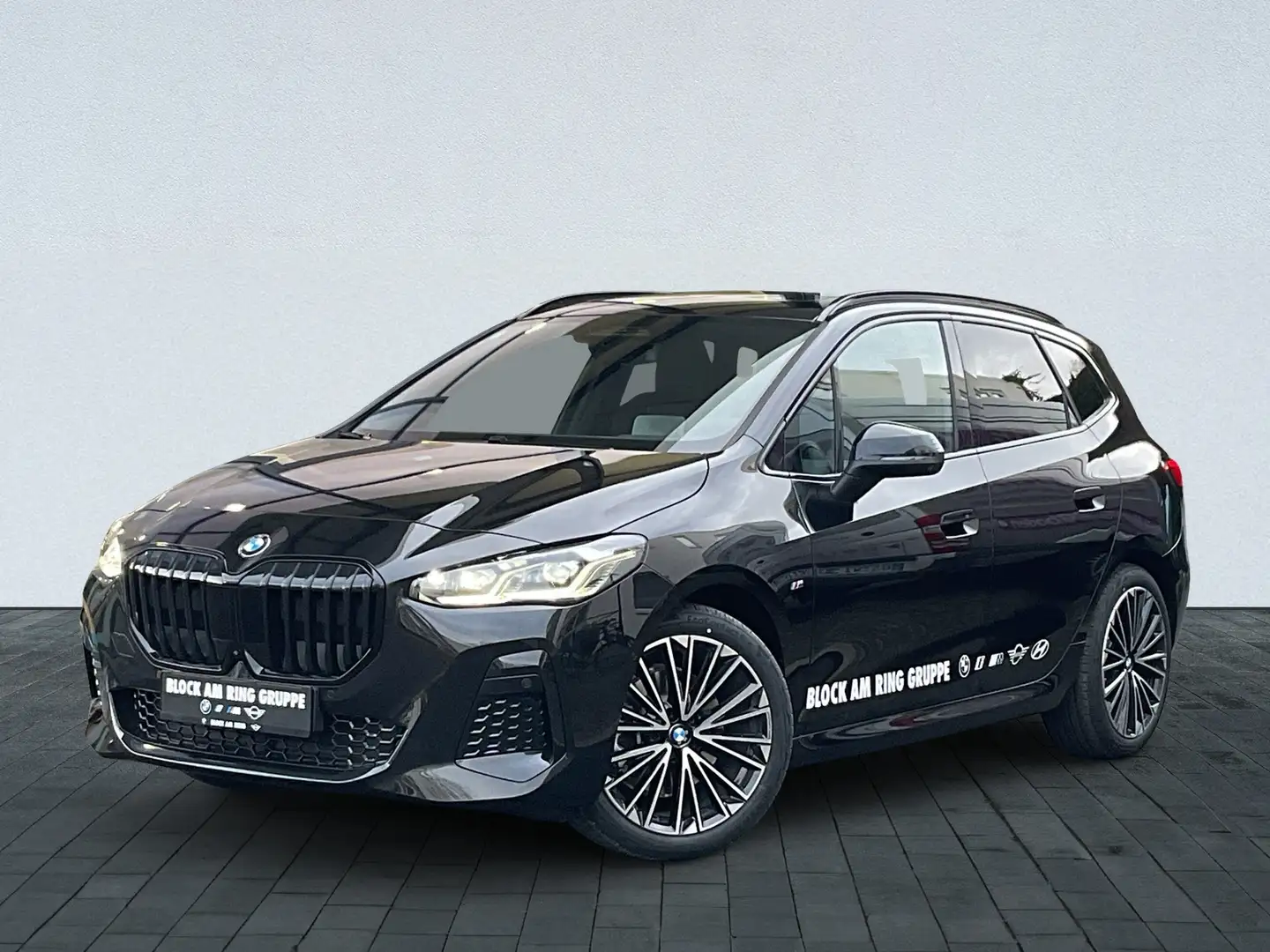 BMW 223 i xDrive Active Tourer M Sport RFK AHK Pano Schwarz - 2