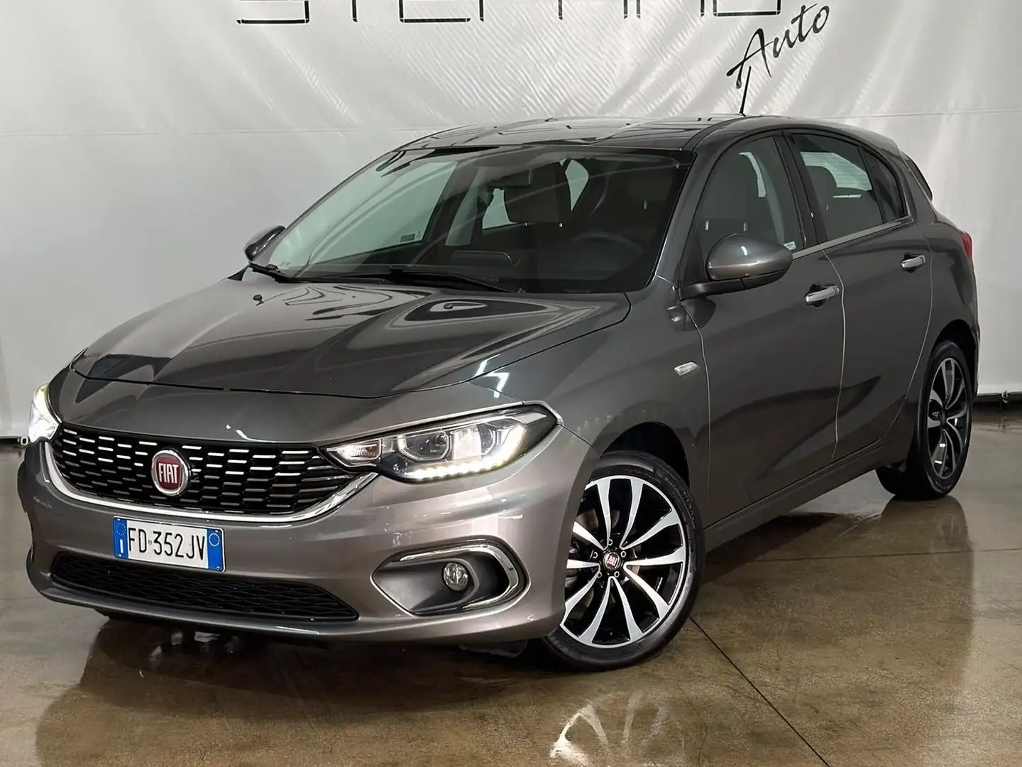 Fiat Tipo FIAT TIPO BERLINA 5 PORTE 1.6 120cv Gris - 1