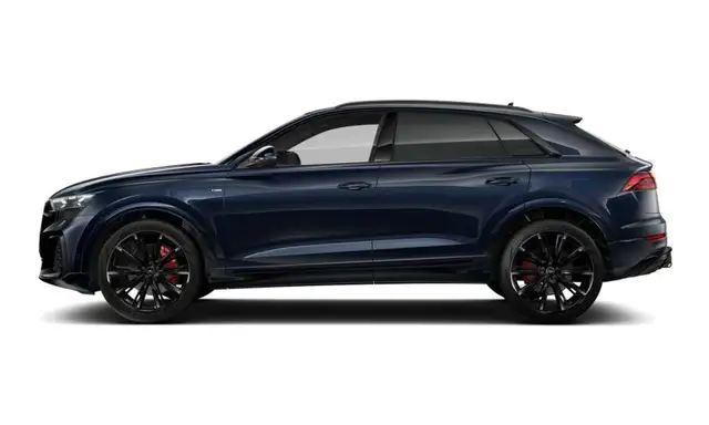 Audi Q8 view 3