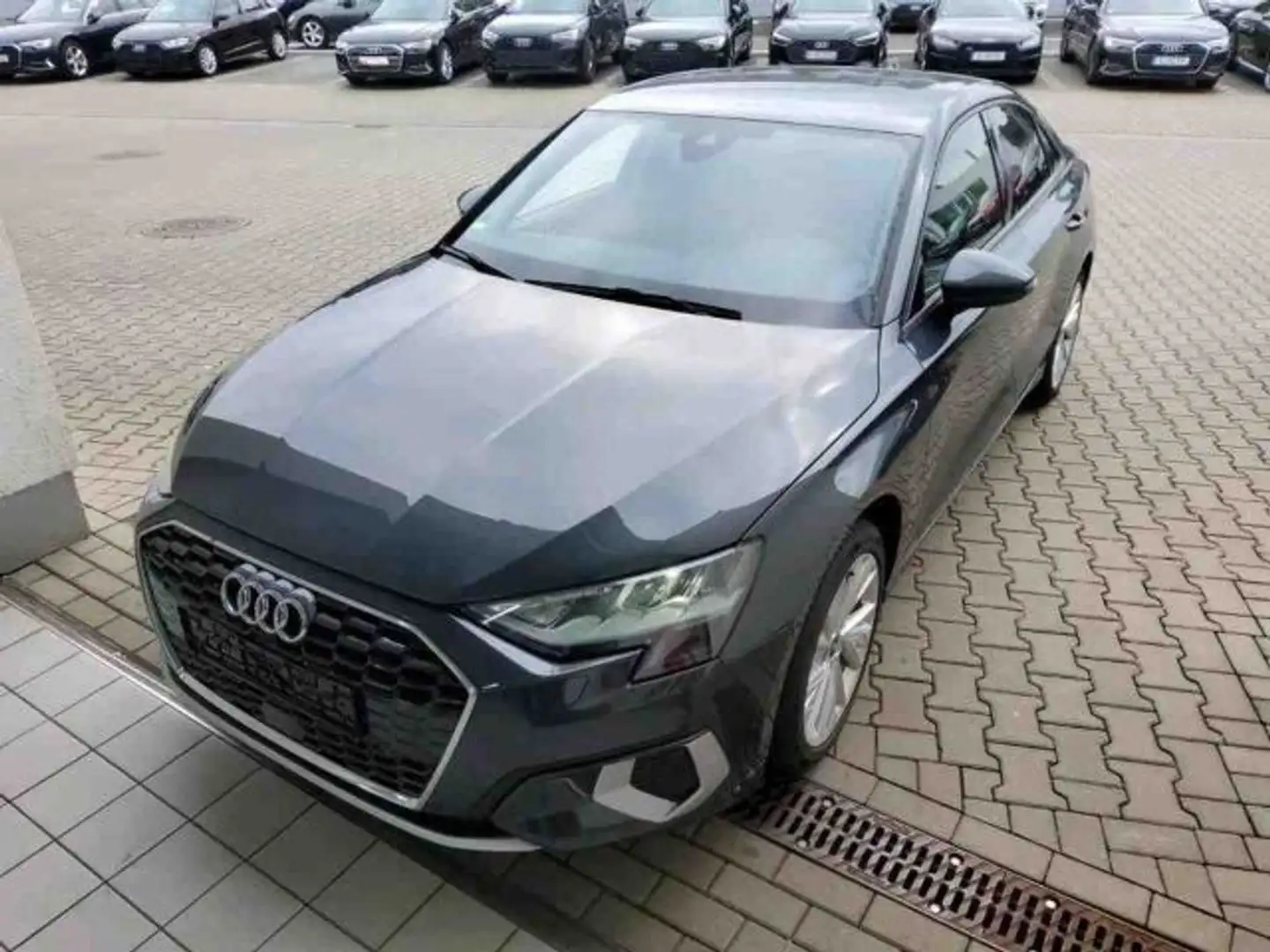 Audi A3 30 TFSI Navi SHZ Virtual PDC AAC Grau - 2