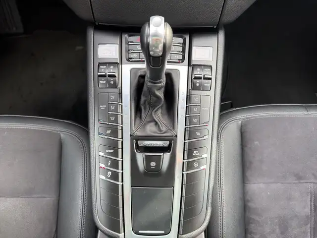 Porsche Macan view 15