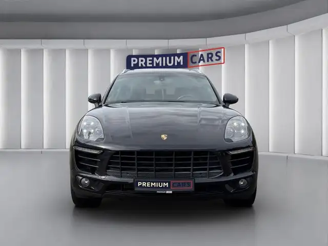Porsche Macan view 8