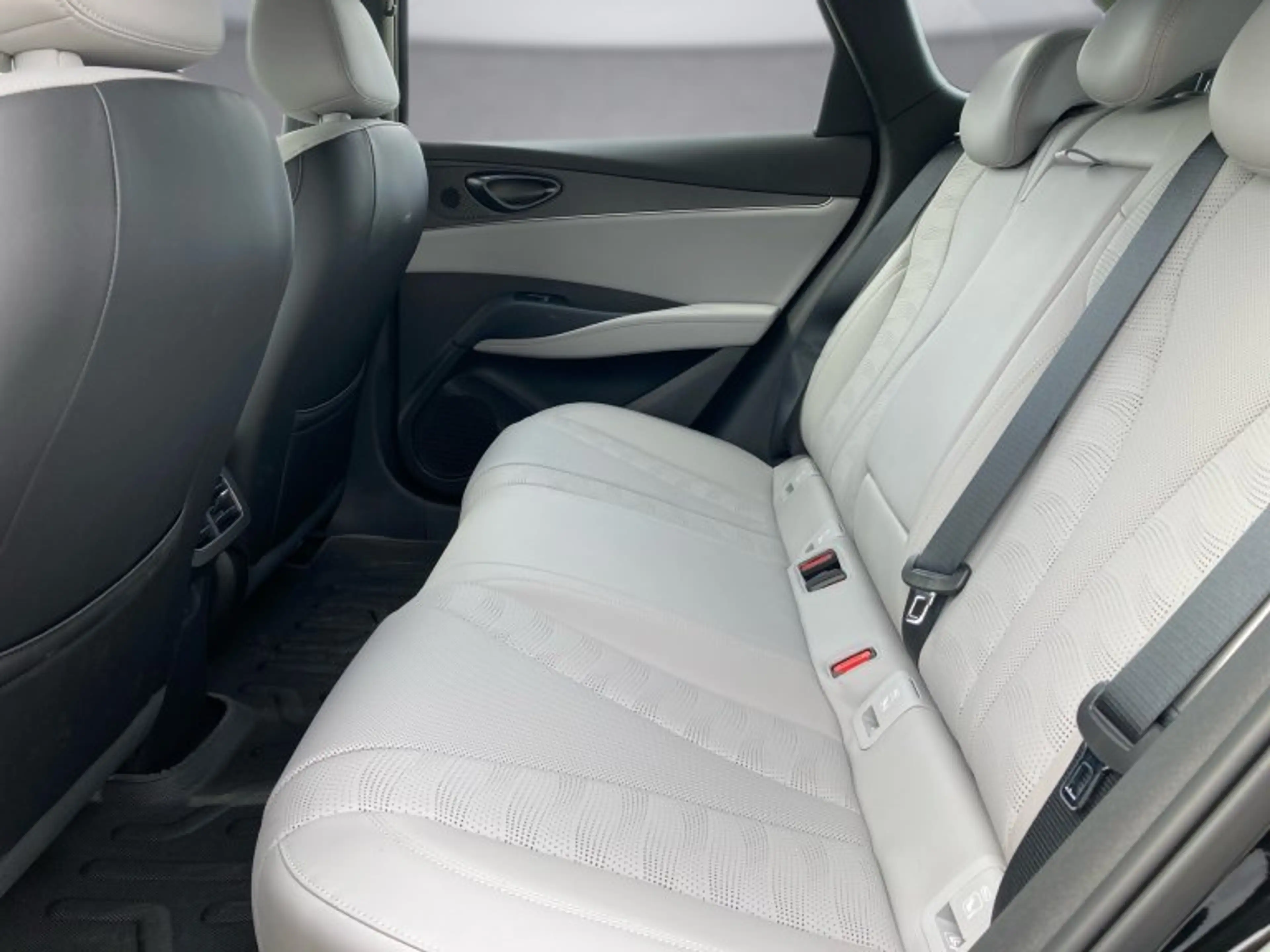 BYD Seal 6 DM-i Touring Boost — photo 12