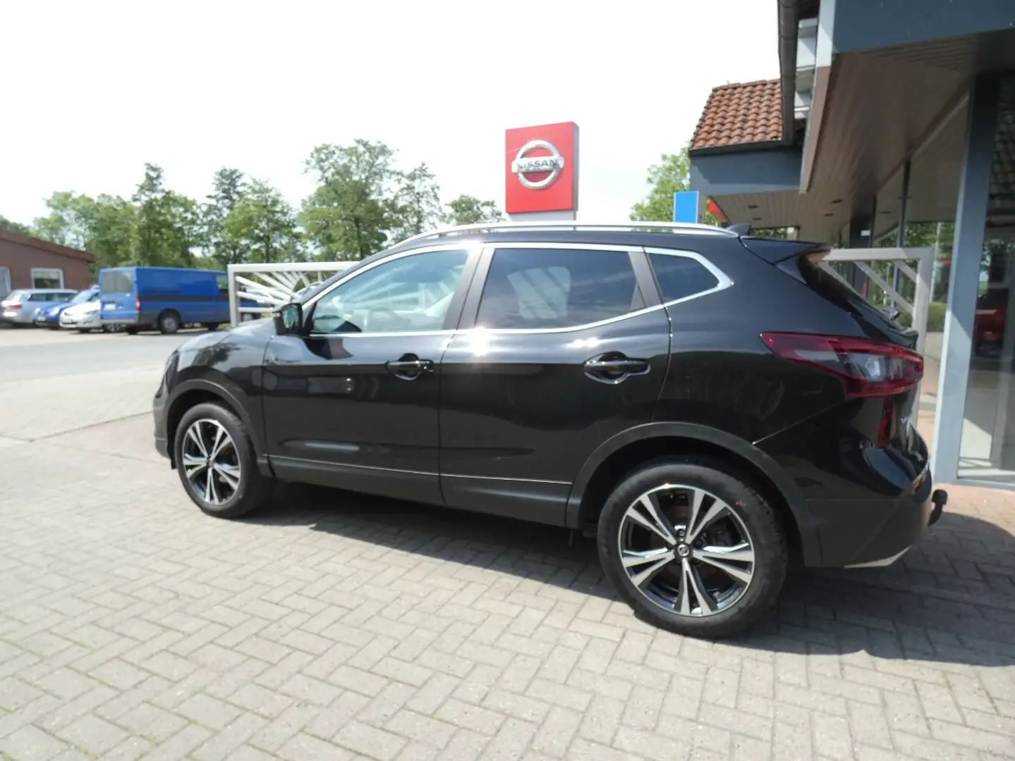 Nissan Qashqai N-Connecta Schwarz - 2