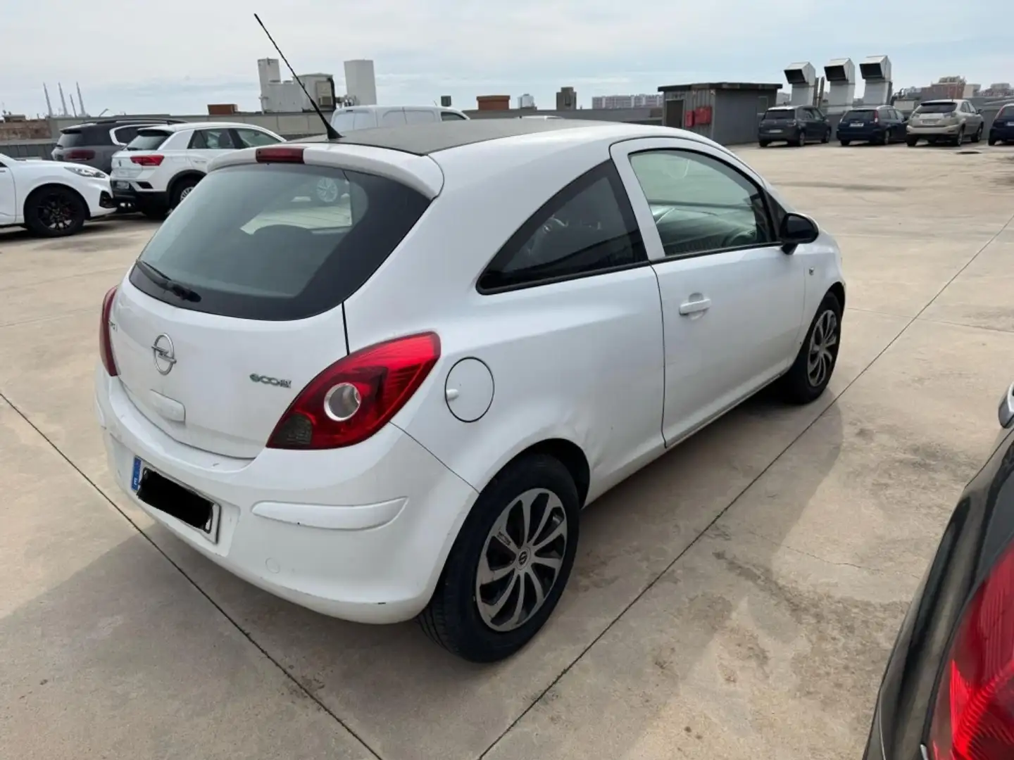 Opel Corsa Pequeño Manual de 5 Puertas Blanco - 2