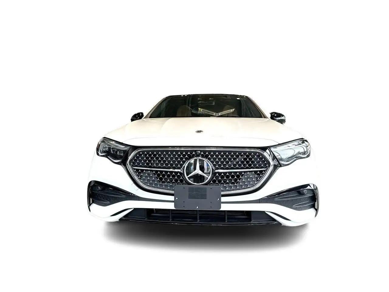 Mercedes-Benz E-Class снимка Mercedes-Benz E-Class