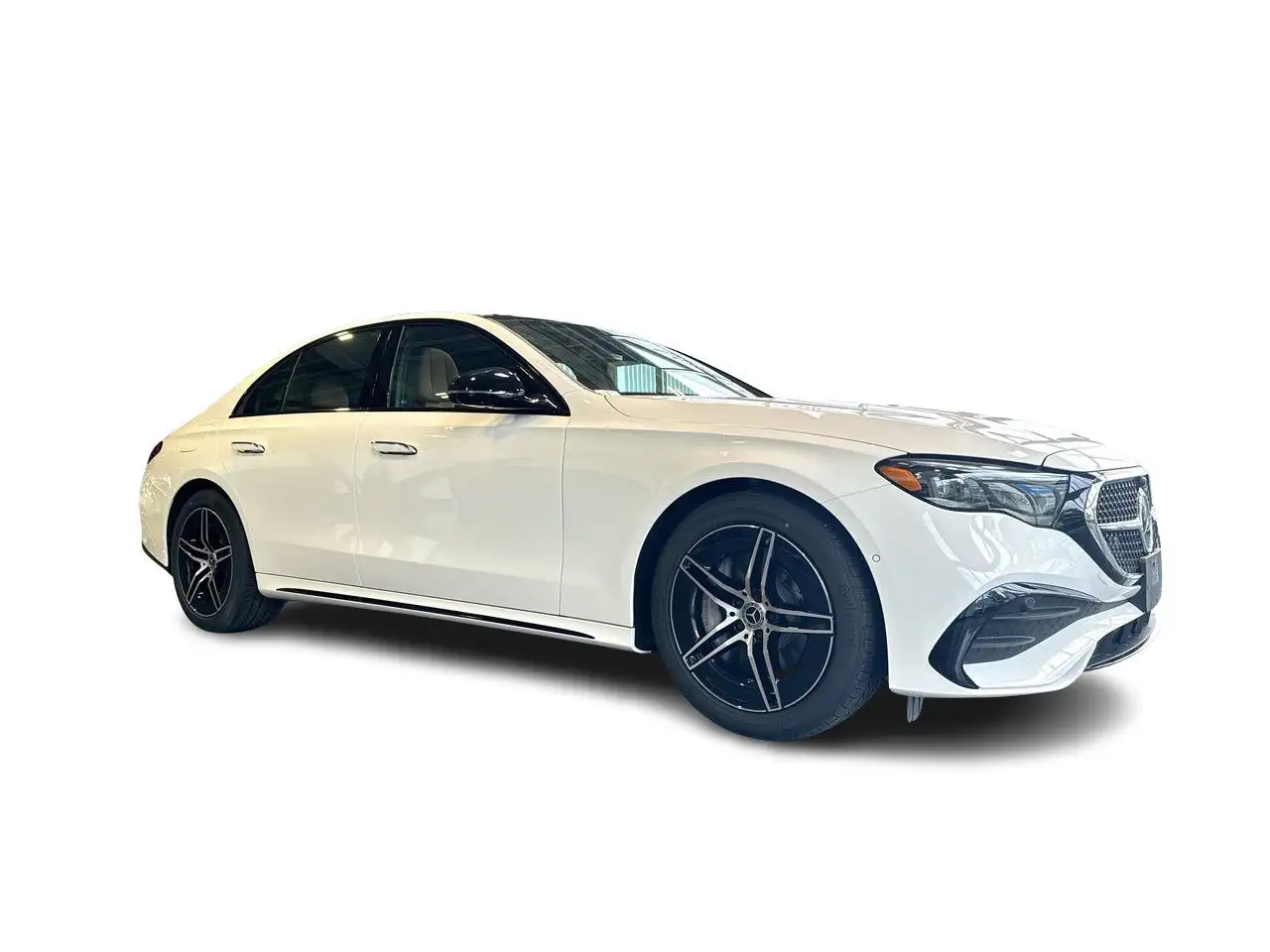 Mercedes-Benz E-Class снимка Mercedes-Benz E-Class