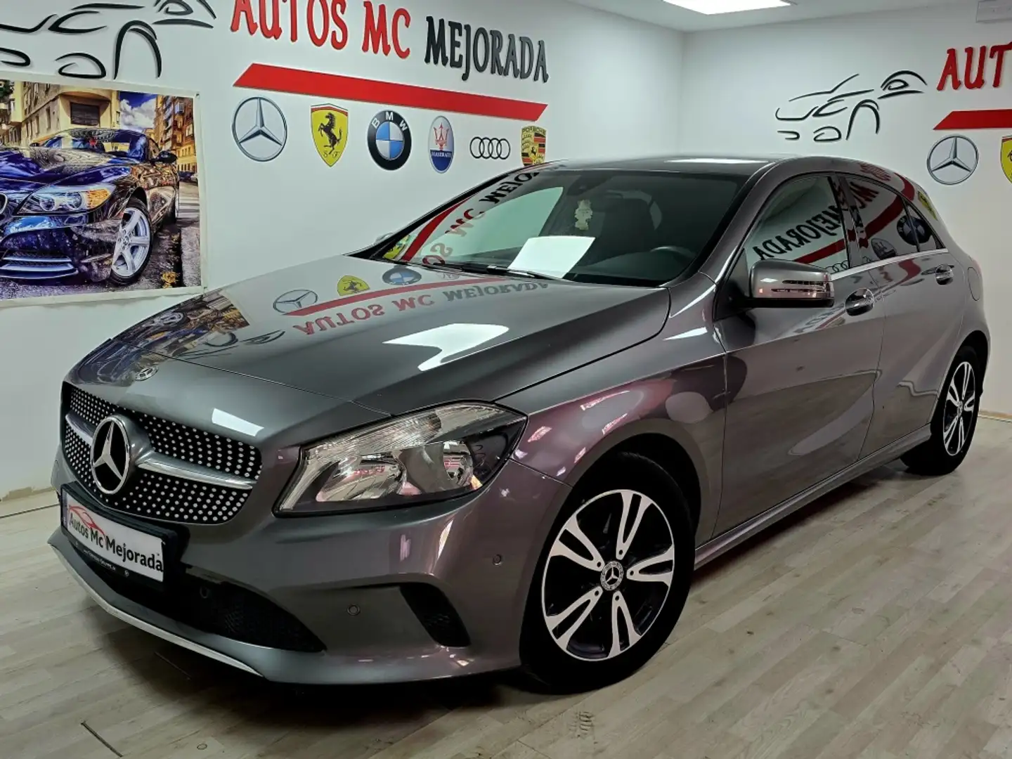 Mercedes-Benz A 180 Gris - 1