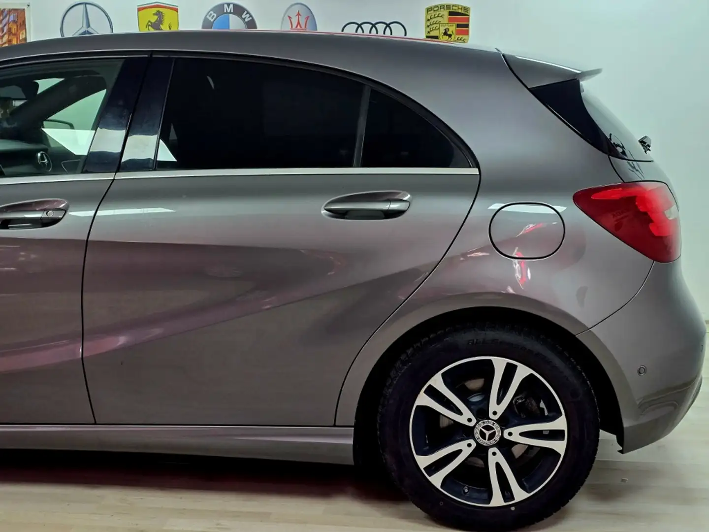 Mercedes-Benz A 180 Gris - 2
