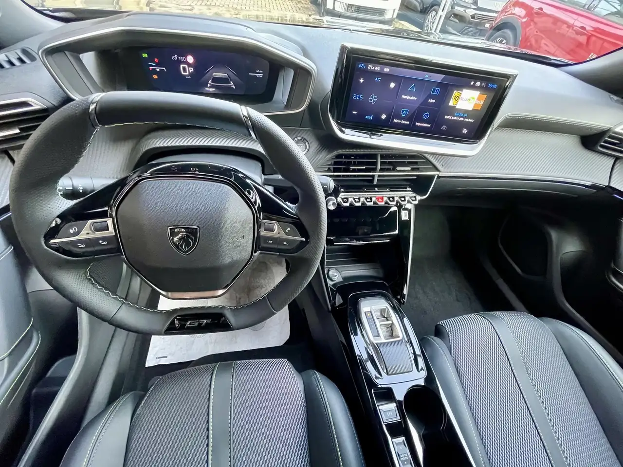 Peugeot 2008 1.2 hybrid GT 145cv e-dcs6 - KM0 8
