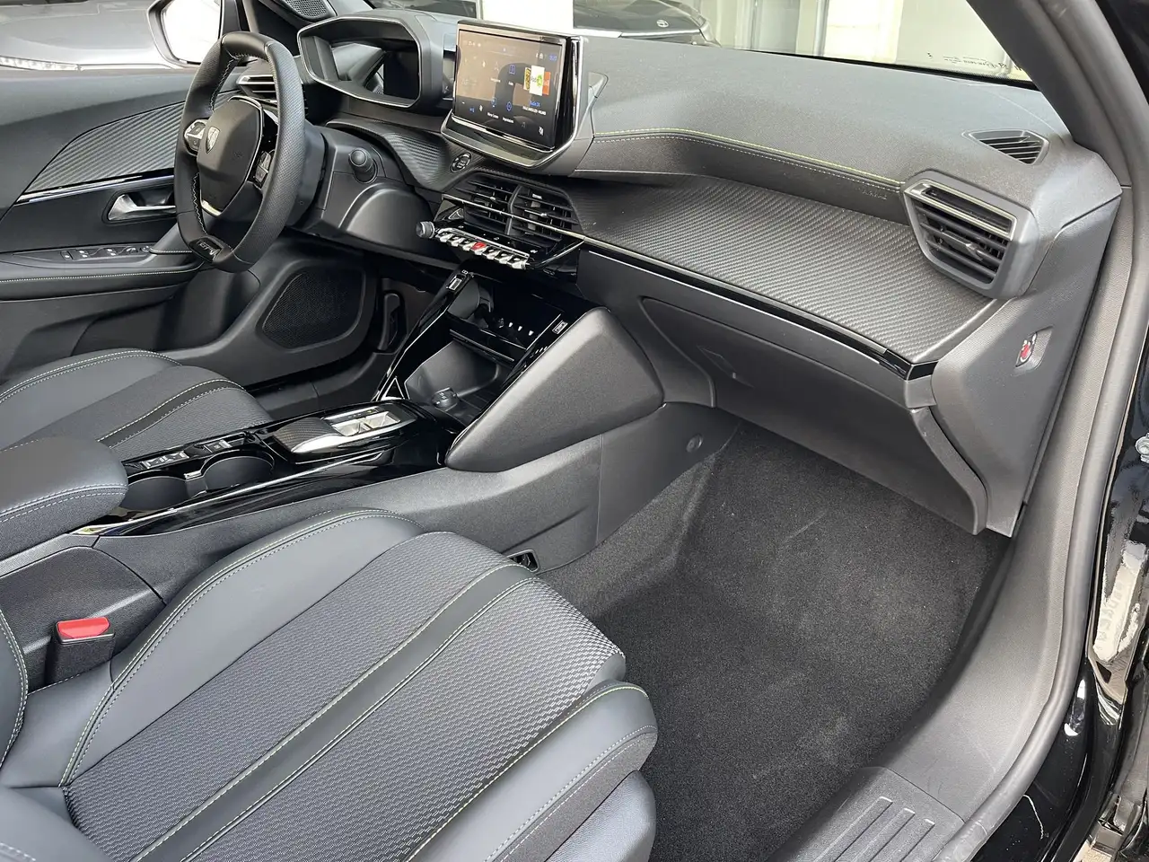 Peugeot 2008 1.2 hybrid GT 145cv e-dcs6 - KM0 11