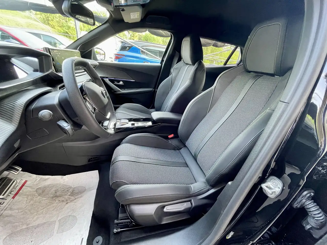 Peugeot 2008 1.2 hybrid GT 145cv e-dcs6 - KM0 10