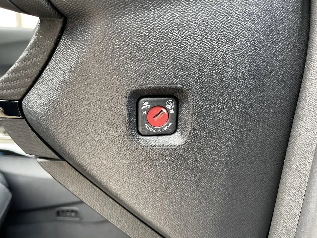 Peugeot 2008 1.2 hybrid GT 145cv e-dcs6 - KM0 35